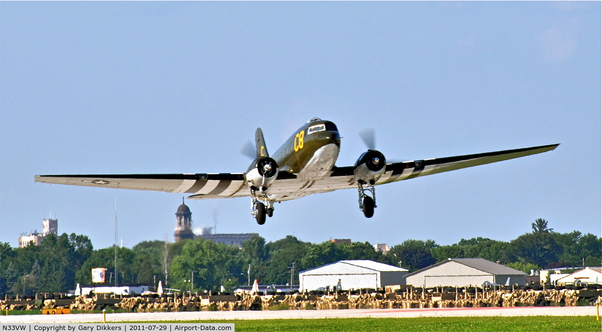 N33VW, 1943 Douglas DC3C-S1C3G (C-47A) C/N 20401, AirVenture 2011