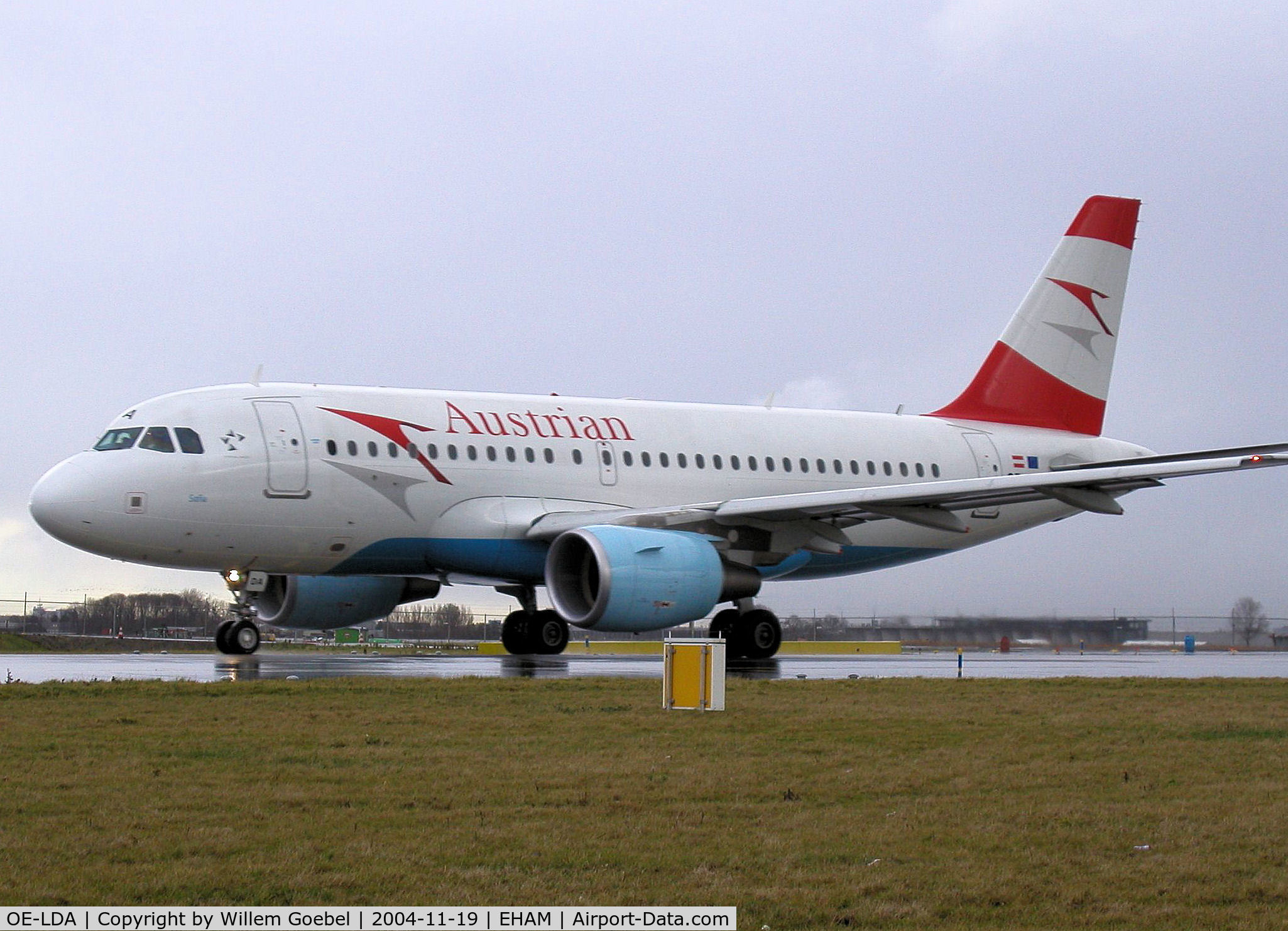 OE-LDA, 2004 Airbus A319-112 C/N 2131, Taxi to the runway L36 of Schiphol Airport Amsterdam