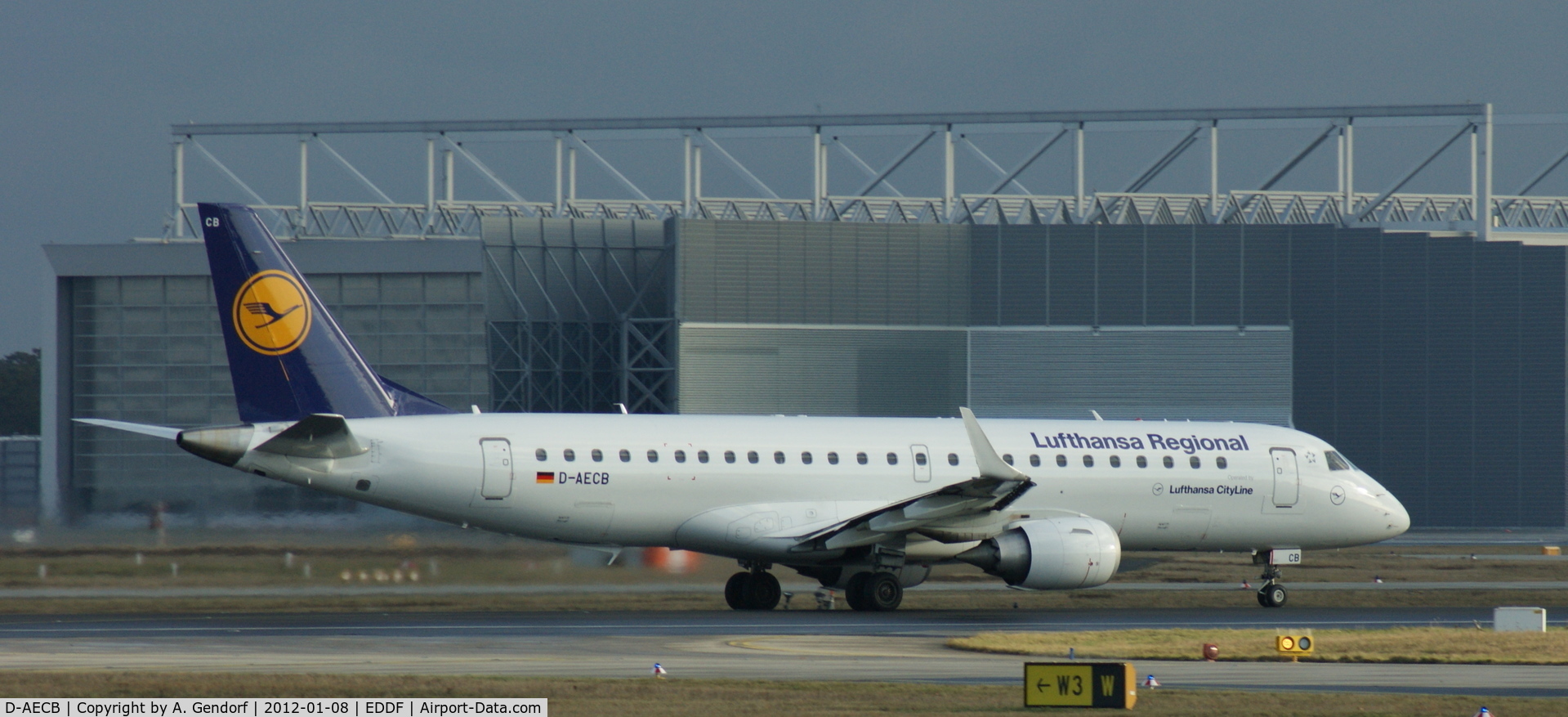 D-AECB, 2009 Embraer 190LR (ERJ-190-100LR) C/N 19000332, Lufthansa CityLine, ready for take off at Frankfurt Int´l