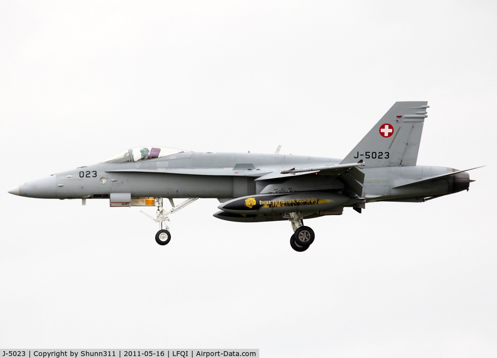 J-5023, McDonnell Douglas F/A-18C Hornet C/N 1372/SFC023, On landing with special c/s on fuelling tanks... Participant of the NATO Tiger Meet 2011...