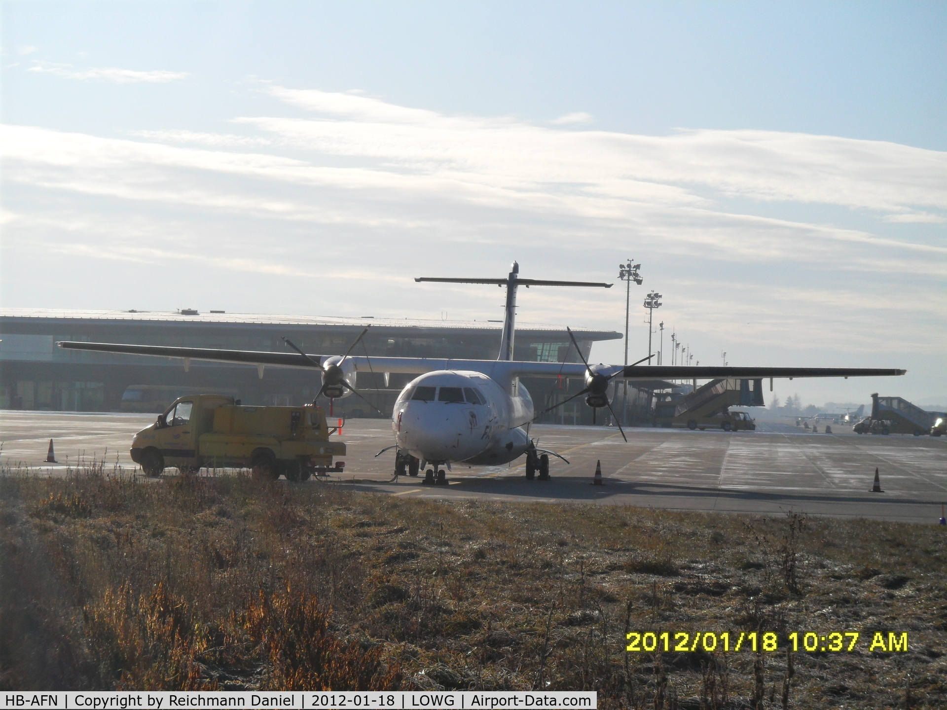 HB-AFN, 1994 ATR 72-201 C/N 389, Resting on an cold winter morning in front of the terminal ...