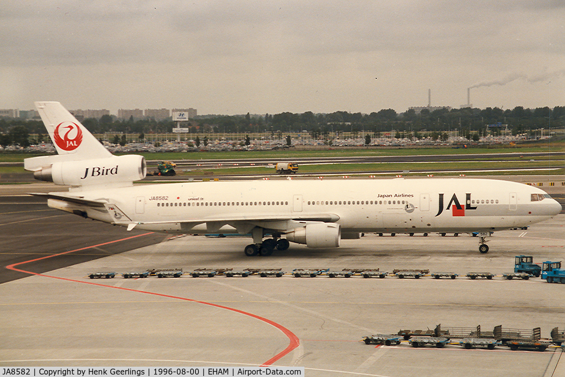 JA8582, 1994 McDonnell Douglas MD-11 C/N 48573, Japan Airlines
MD-11 