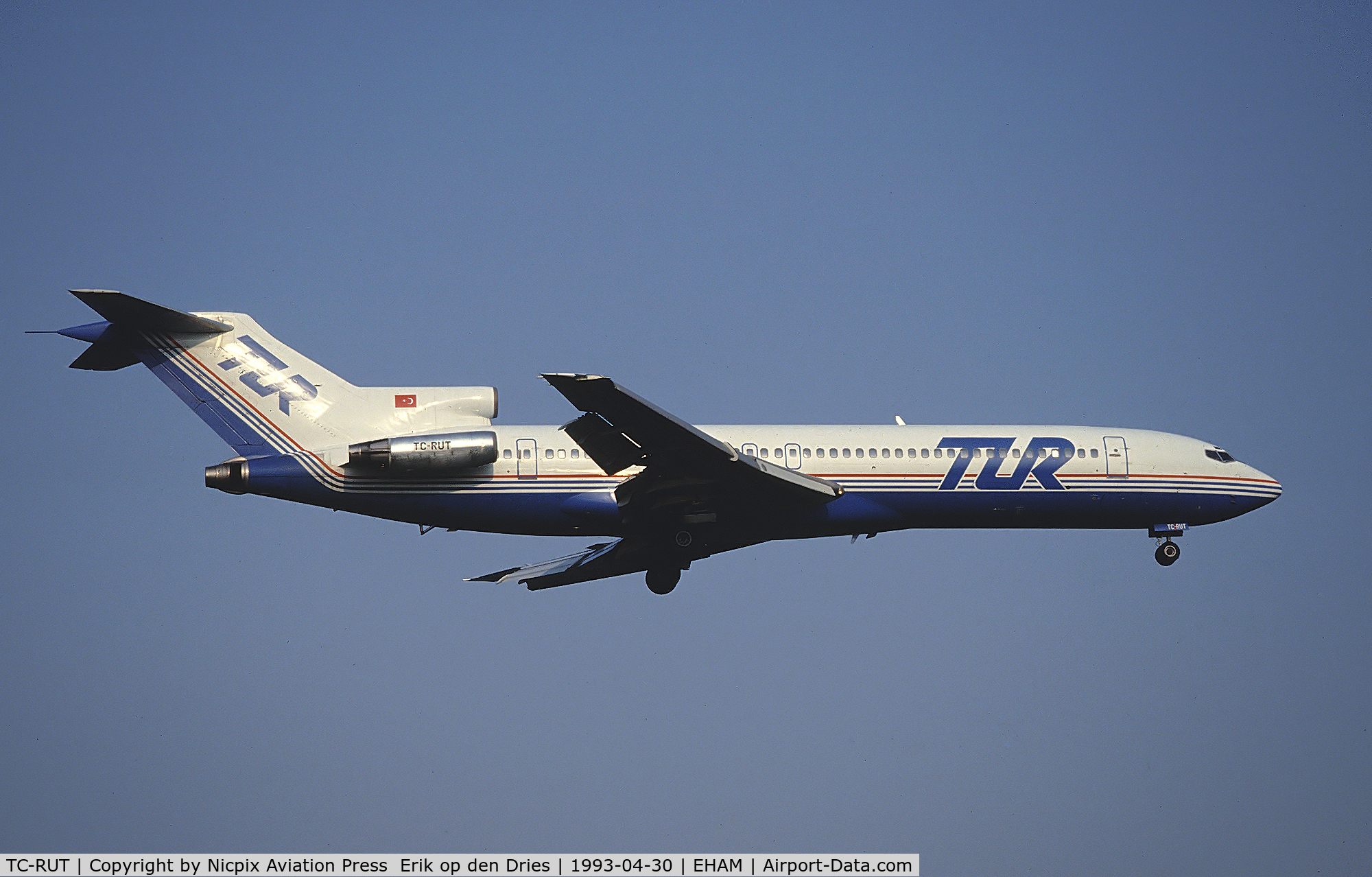TC-RUT, 1974 Boeing 727-230 C/N 20904, TUR European Airways B-727 on finals for Schiphol APt.