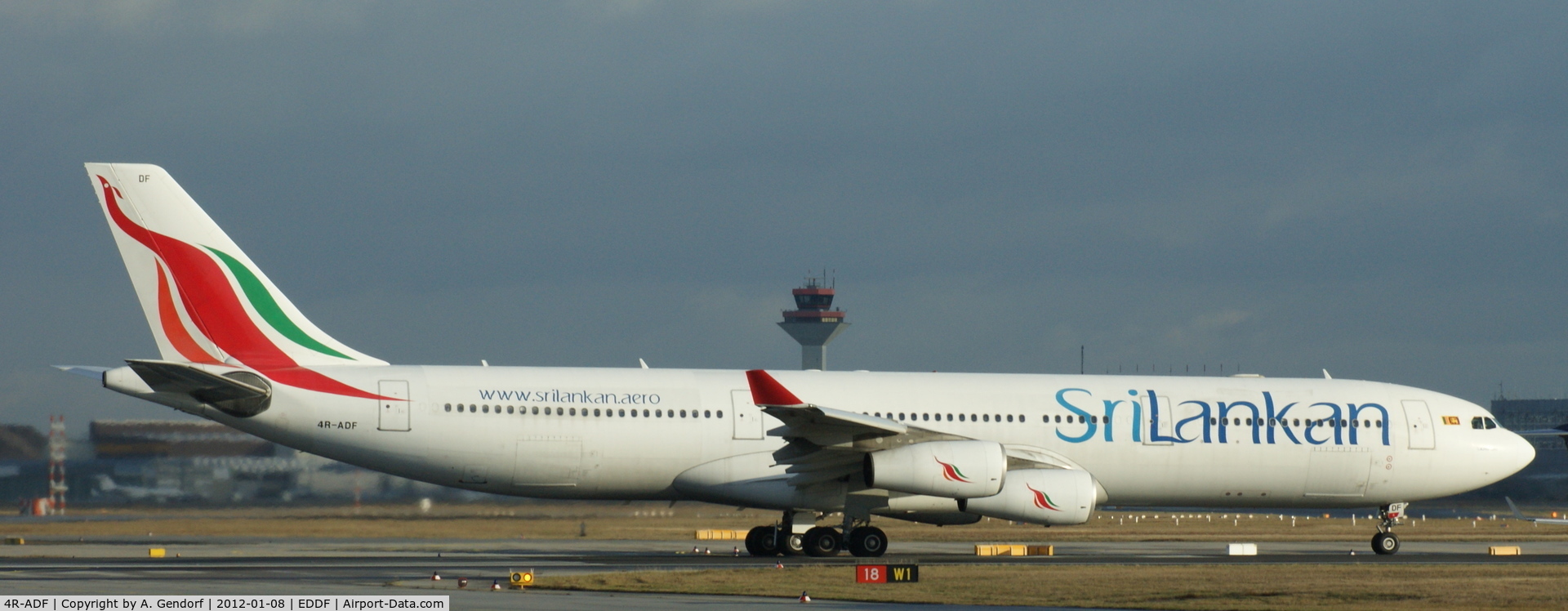 4R-ADF, 2000 Airbus A340-313 C/N 374, Srilankan Airlines, waiting on runway 18 for departure at Frankfurt Int´l (EDDF)