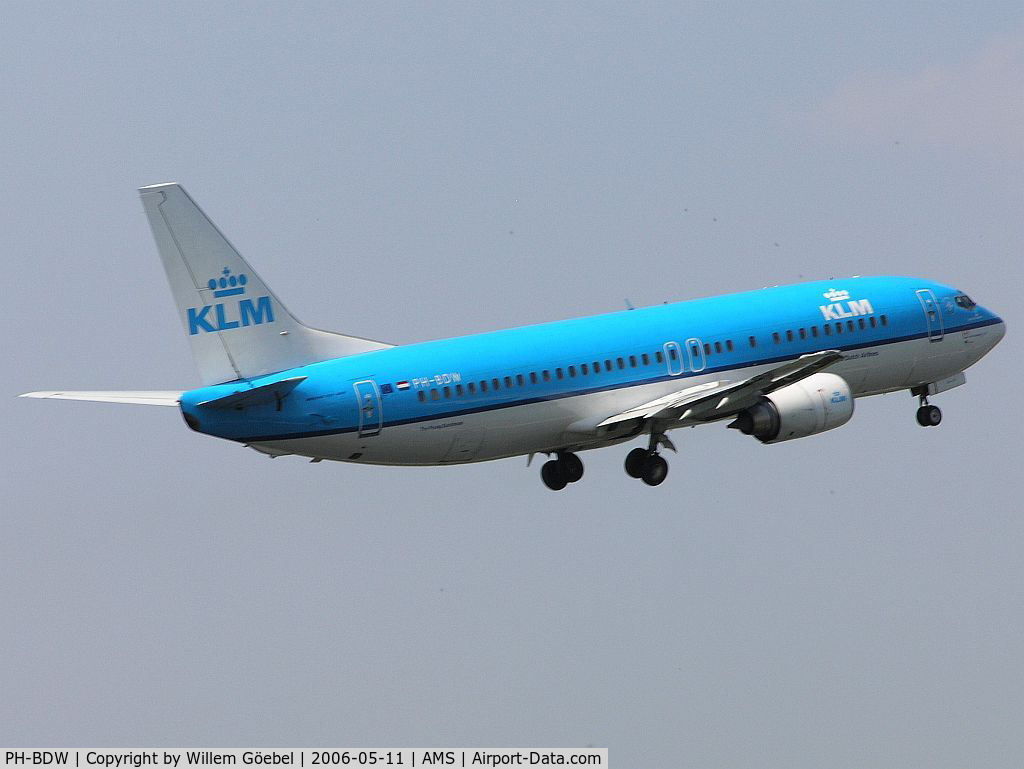 PH-BDW, 1990 Boeing 737-406 C/N 24858, Take off from runway L36 of Schiphol Airport