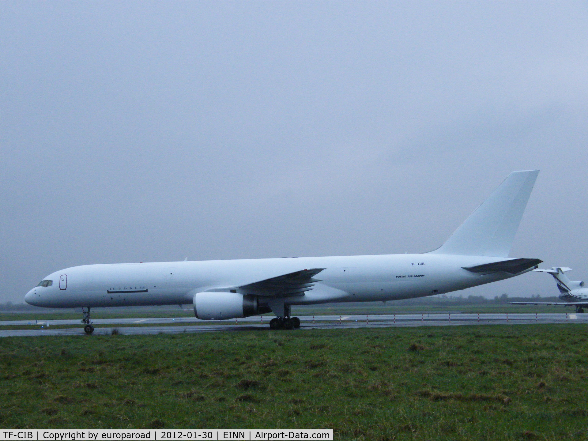 TF-CIB, 1992 Boeing 757-204 C/N 26962, after painting at shannon in january 2012