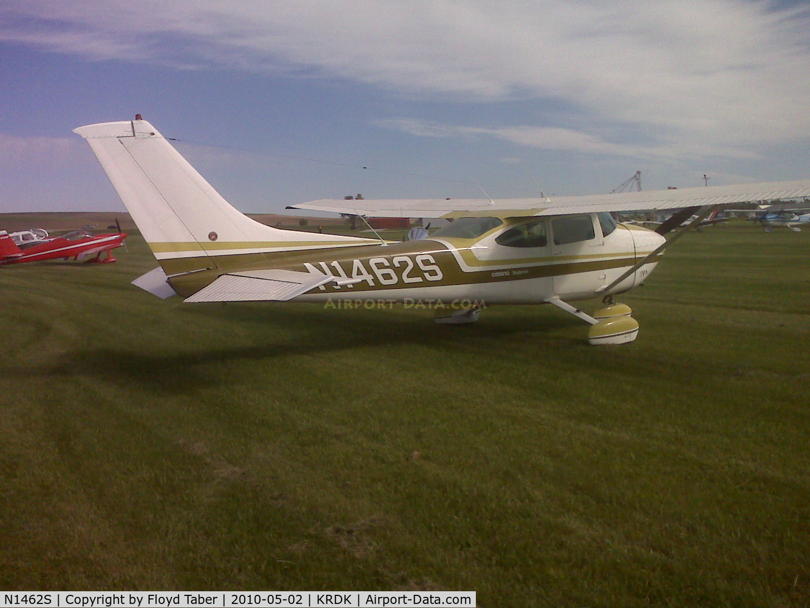 N1462S, 1976 Cessna 182P Skylane C/N 18265009, Fly In