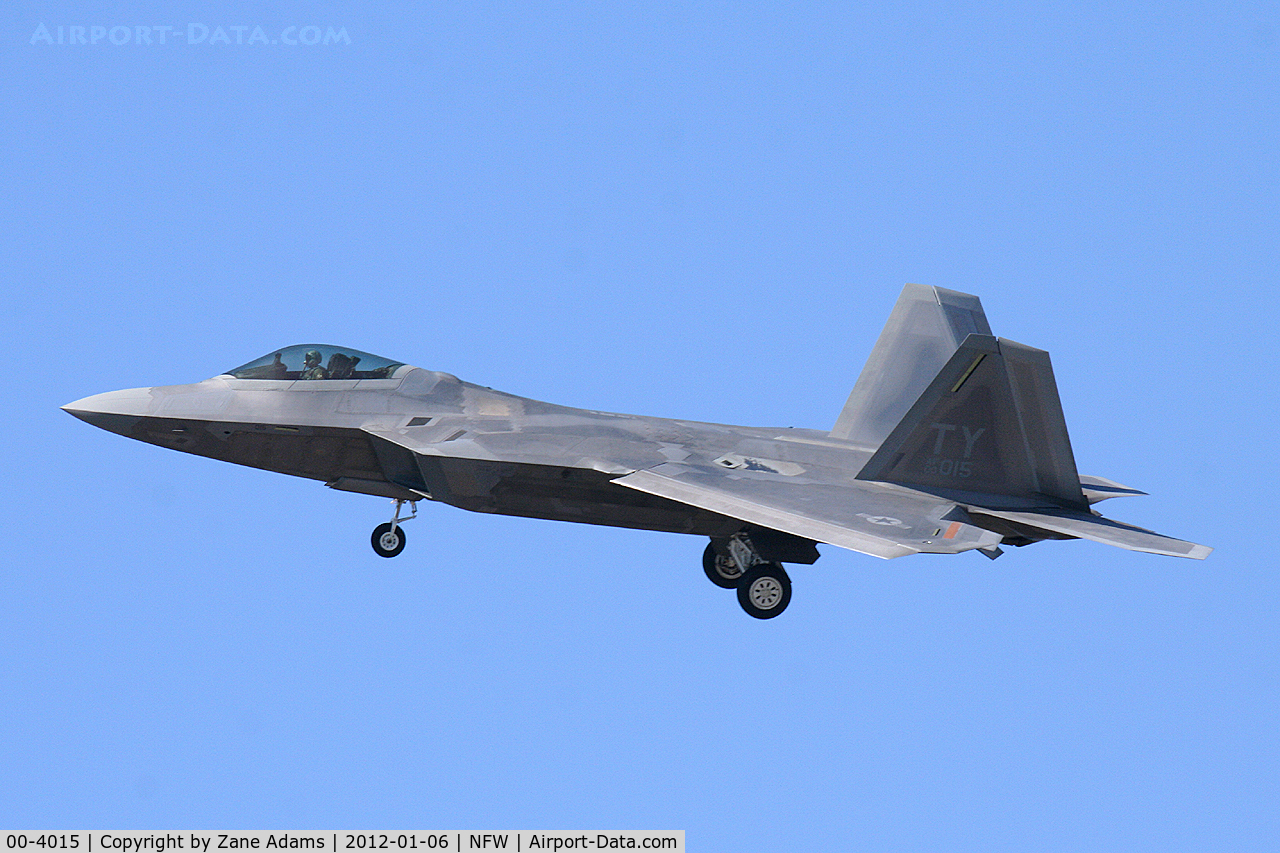 00-4015, Lockheed Martin F-22A Raptor C/N 645-4015, Landing at NAS Fort Worth