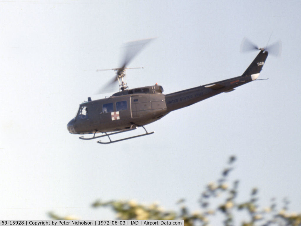 69-15928, 1969 Bell UH-1H Iroquois C/N 12216, UH-1H Iroquois from Fort Meade on duty at Transpo 72.