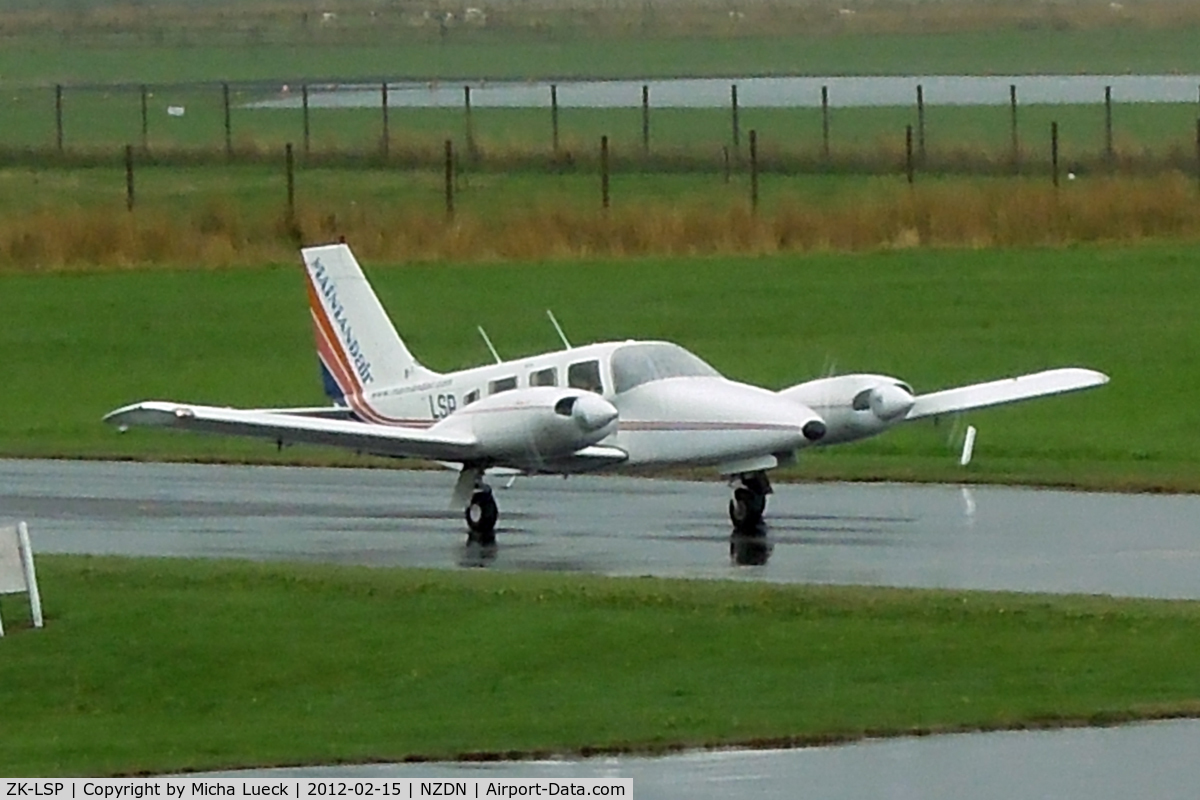 ZK-LSP, Piper PA-34-220T C/N 34-48022, At Dunedin