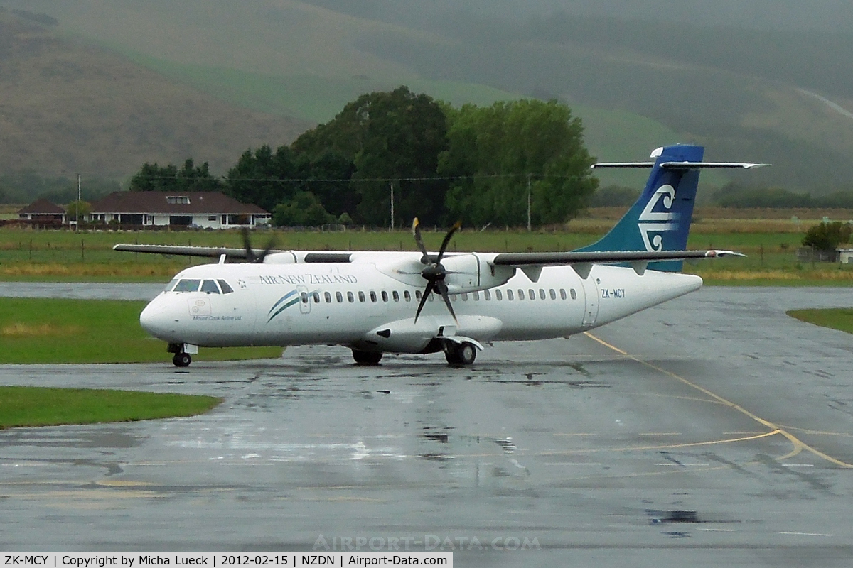 ZK-MCY, 2003 ATR 72-212A C/N 703, At Dunedin