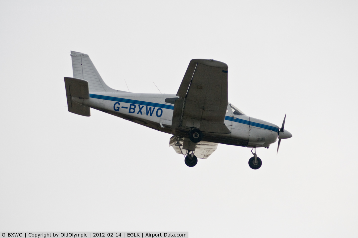 G-BXWO, 1981 Piper PA-28-181 Cherokee Archer II C/N 28-8190311, Steep approach RW25