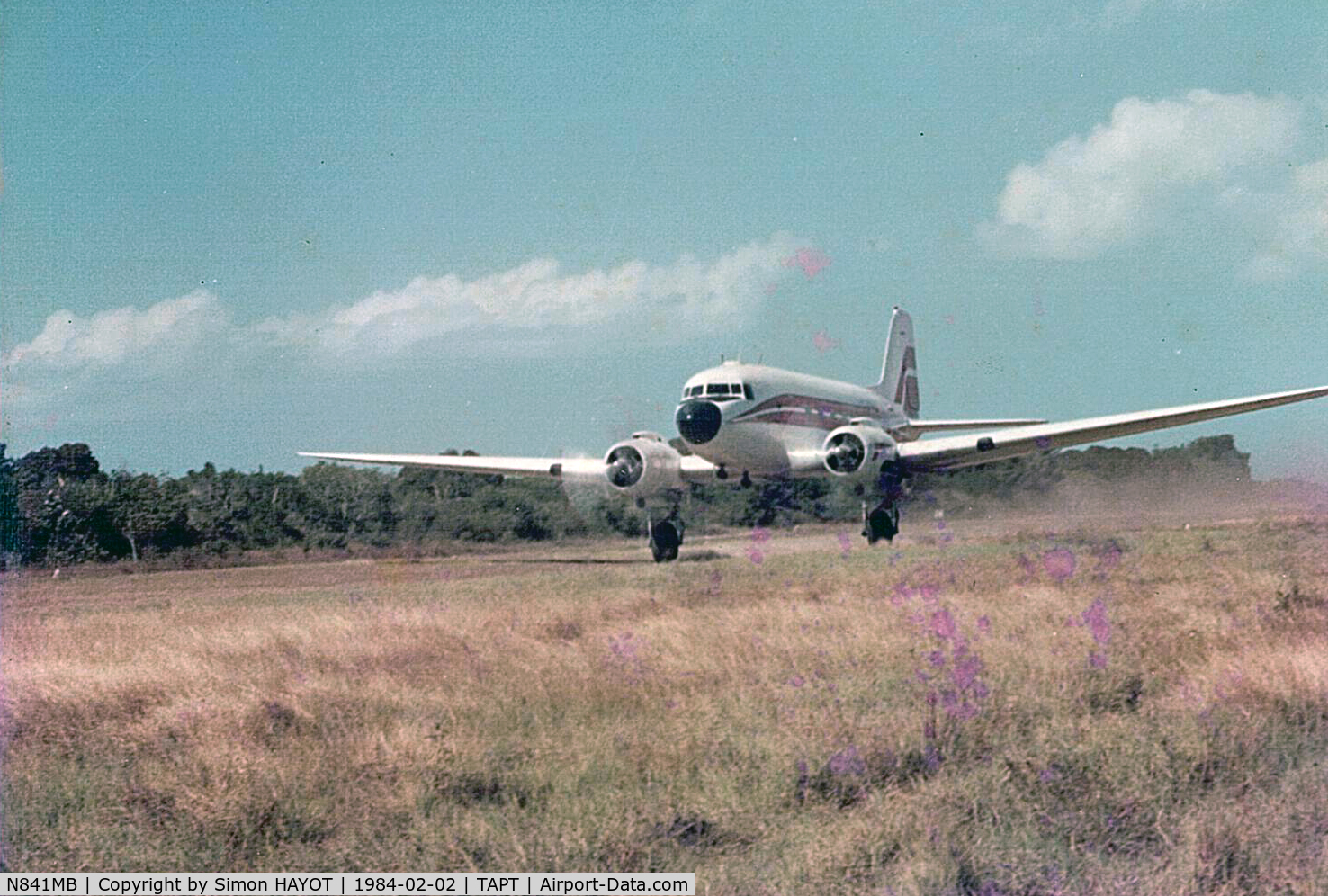 N841MB, 1942 Douglas DC-3A-S1C3G C/N 18961, Landing in Coco point Barbuda (Caribbean(
