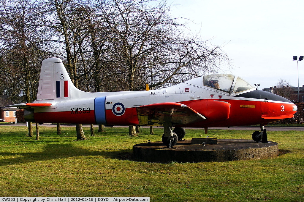 XW353, 1971 BAC 84 Jet Provost T.5A C/N EEP/JP/1003, RAF Cranwell gate guard