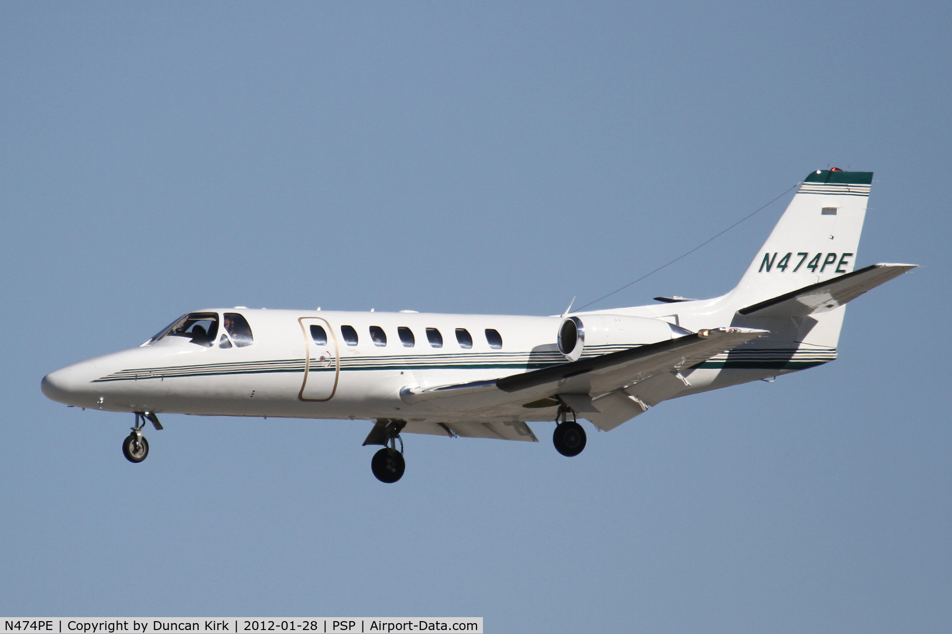 N474PE, 1998 Cessna 560 Citation Ultra C/N 560-0474, On finals to Palm Springs