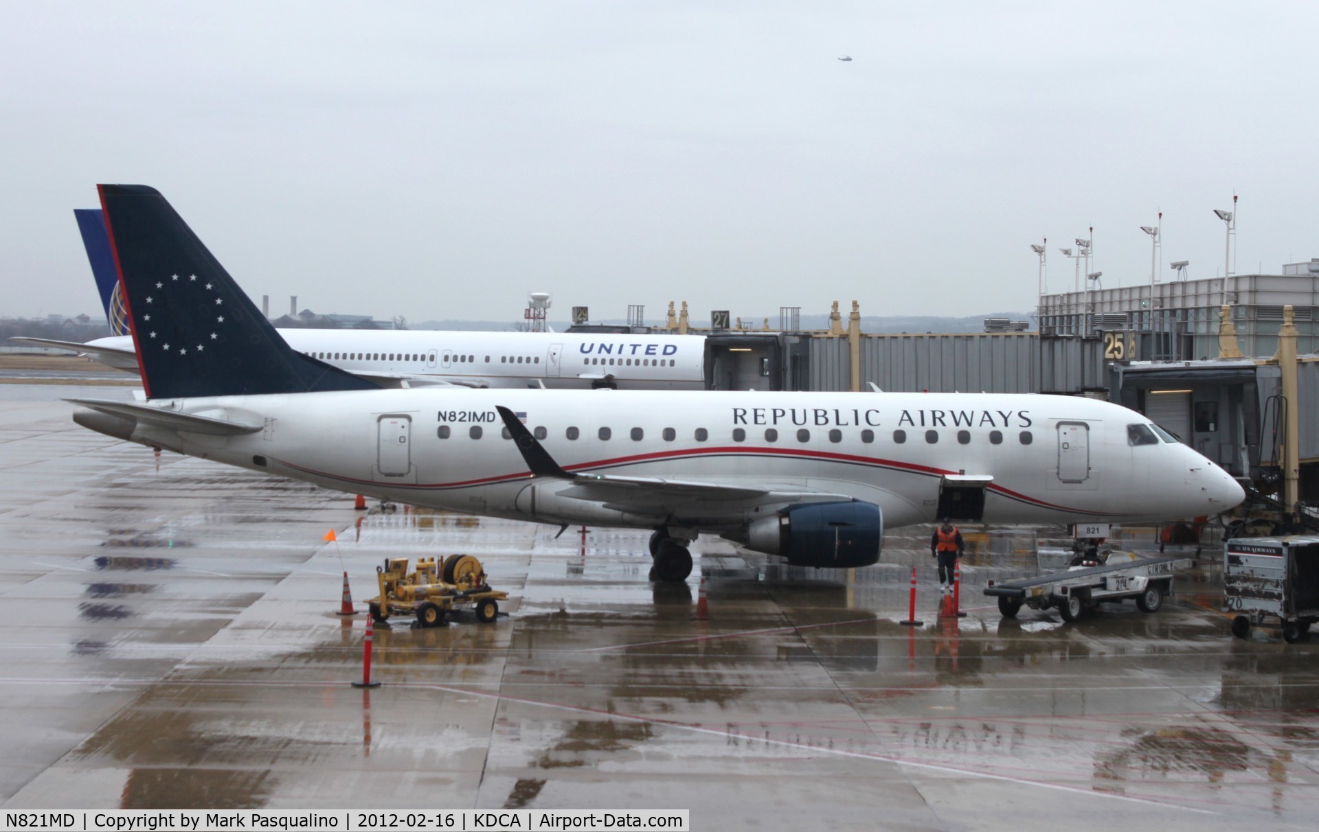 N821MD, 2004 Embraer 170SU (ERJ-170-100SU) C/N 17000042, ERJ 170-100SU