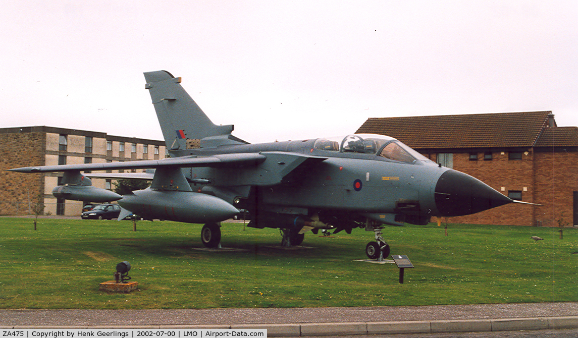 ZA475, 1983 Panavia Tornado GR.1 C/N 302/BS105/3141, RAF Station Lossiemouth , Gate Guard