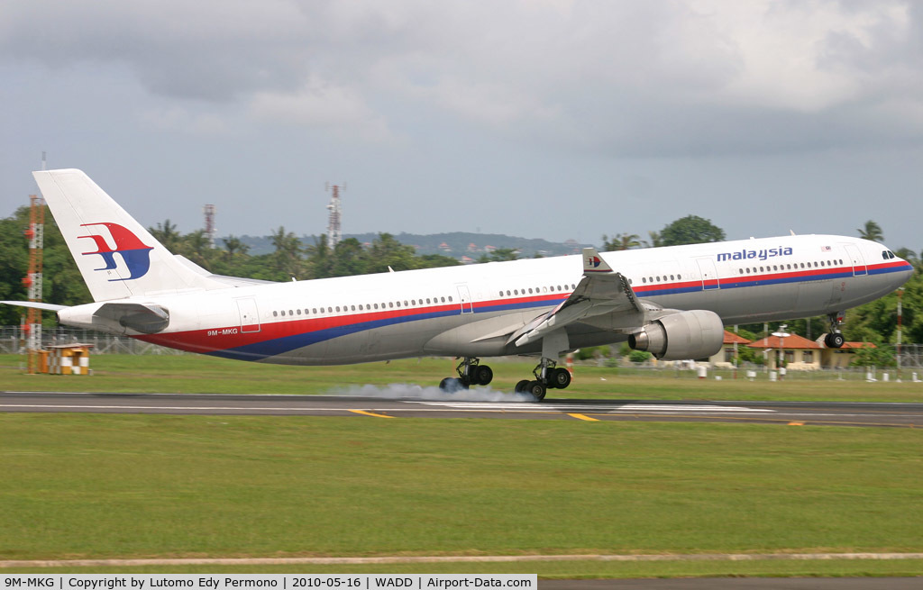 9M-MKG, 1995 Airbus A330-322 C/N 107, Malaysian Airlines
