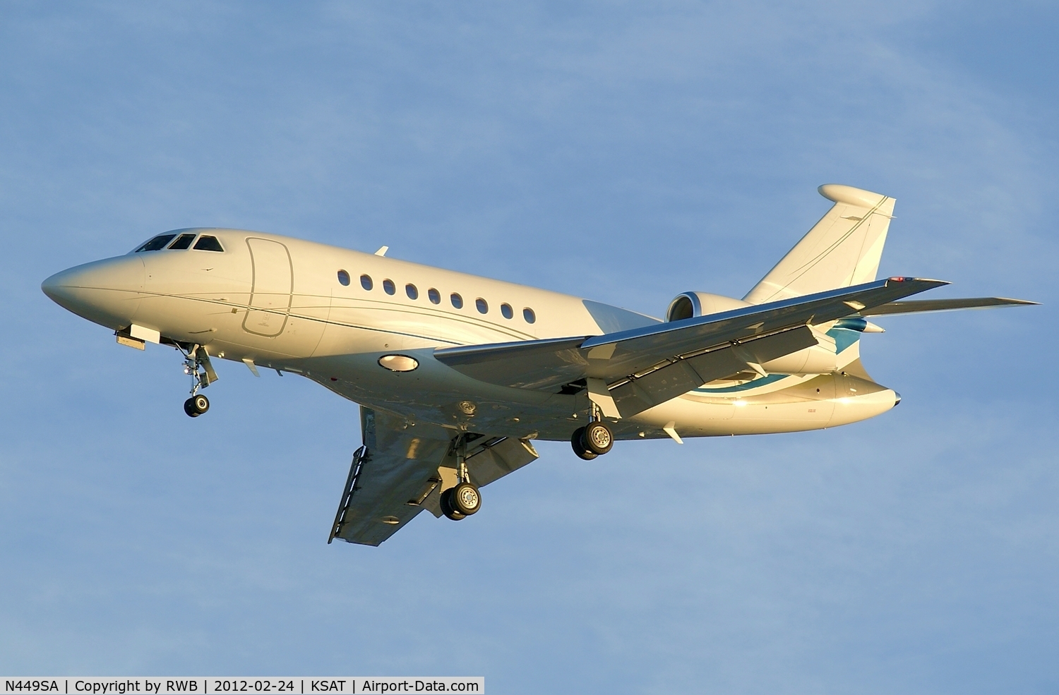 N449SA, 2008 Dassault Falcon 2000EX C/N 171, On approach 3 at sunset.