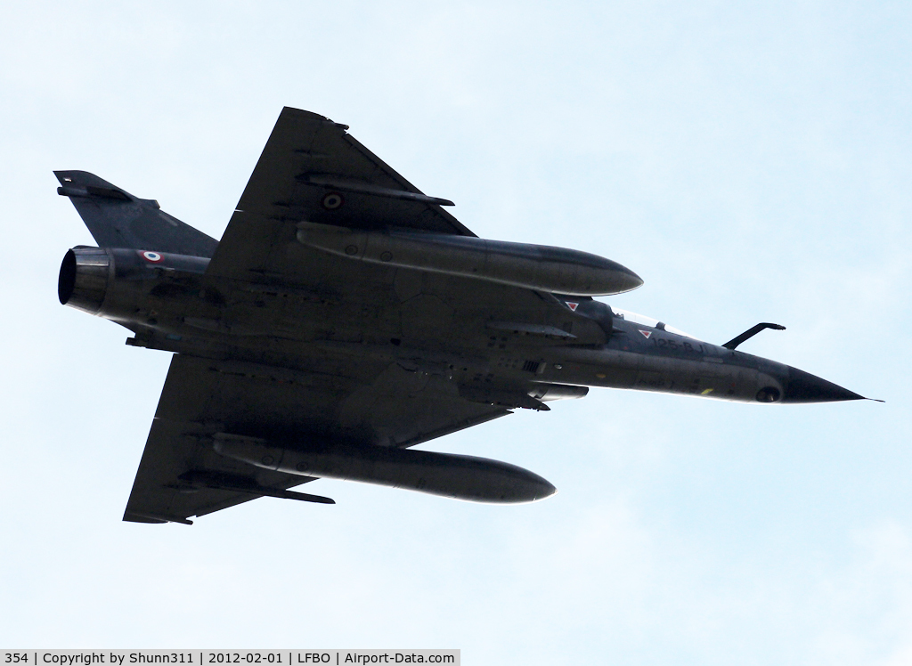 354, Dassault Mirage 2000N C/N 319, Passing the airport...