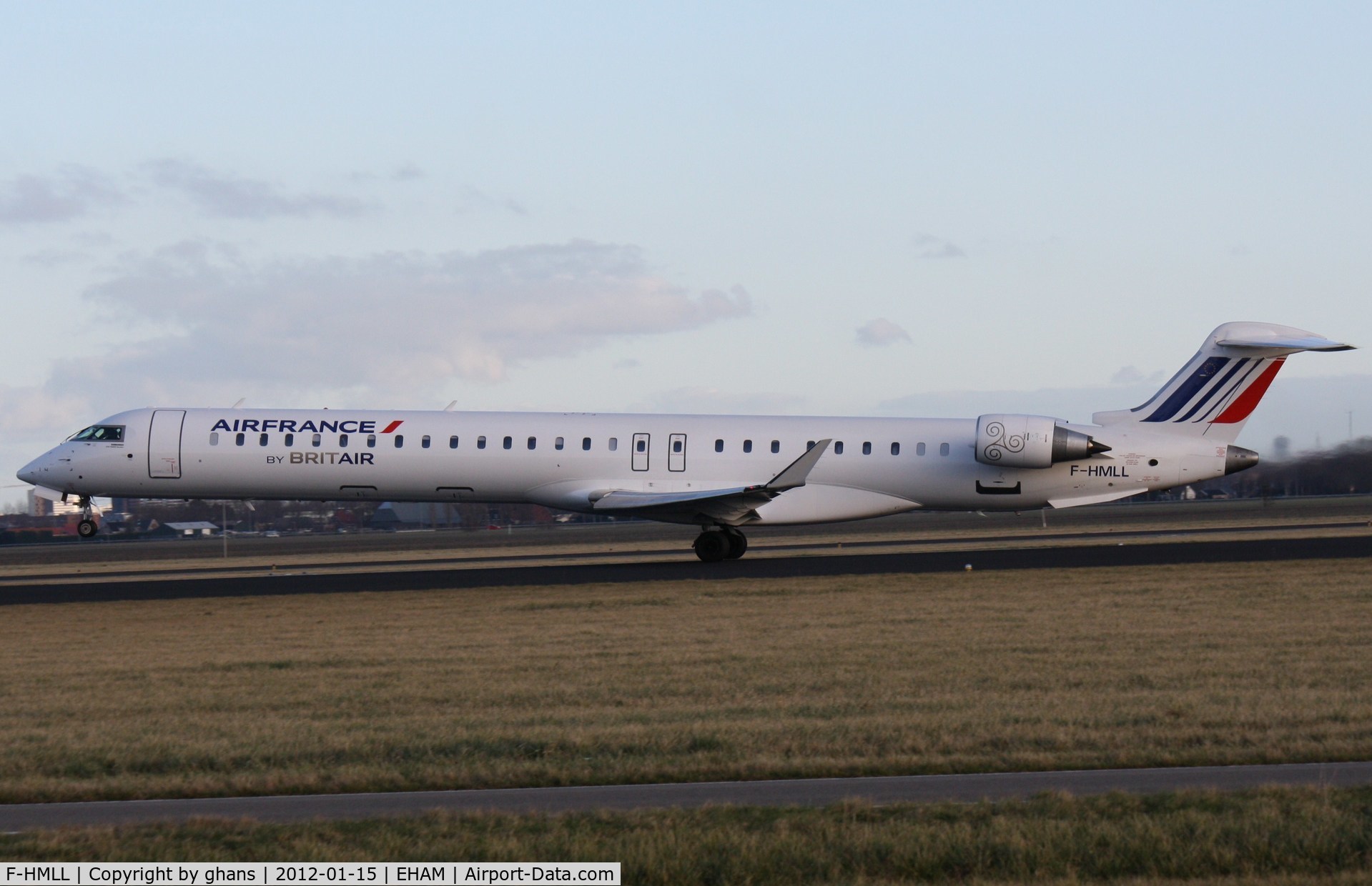 F-HMLL, 2011 Bombardier CRJ-1000EL NG (CL-600-2E25) C/N 19017, Take-off rw 36L