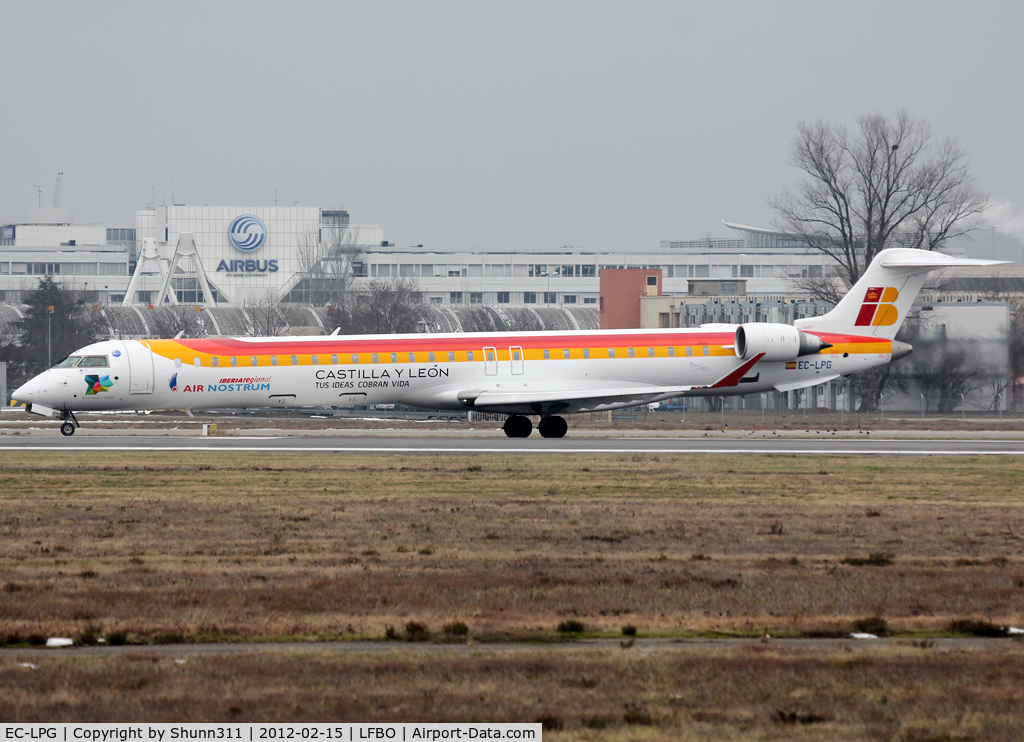 EC-LPG, 2011 Bombardier CRJ-1000ER NG (CL-600-2E25) C/N 19021, Lining up rwy 32R for departure and with additional 'Castilla y Leon' patch...
