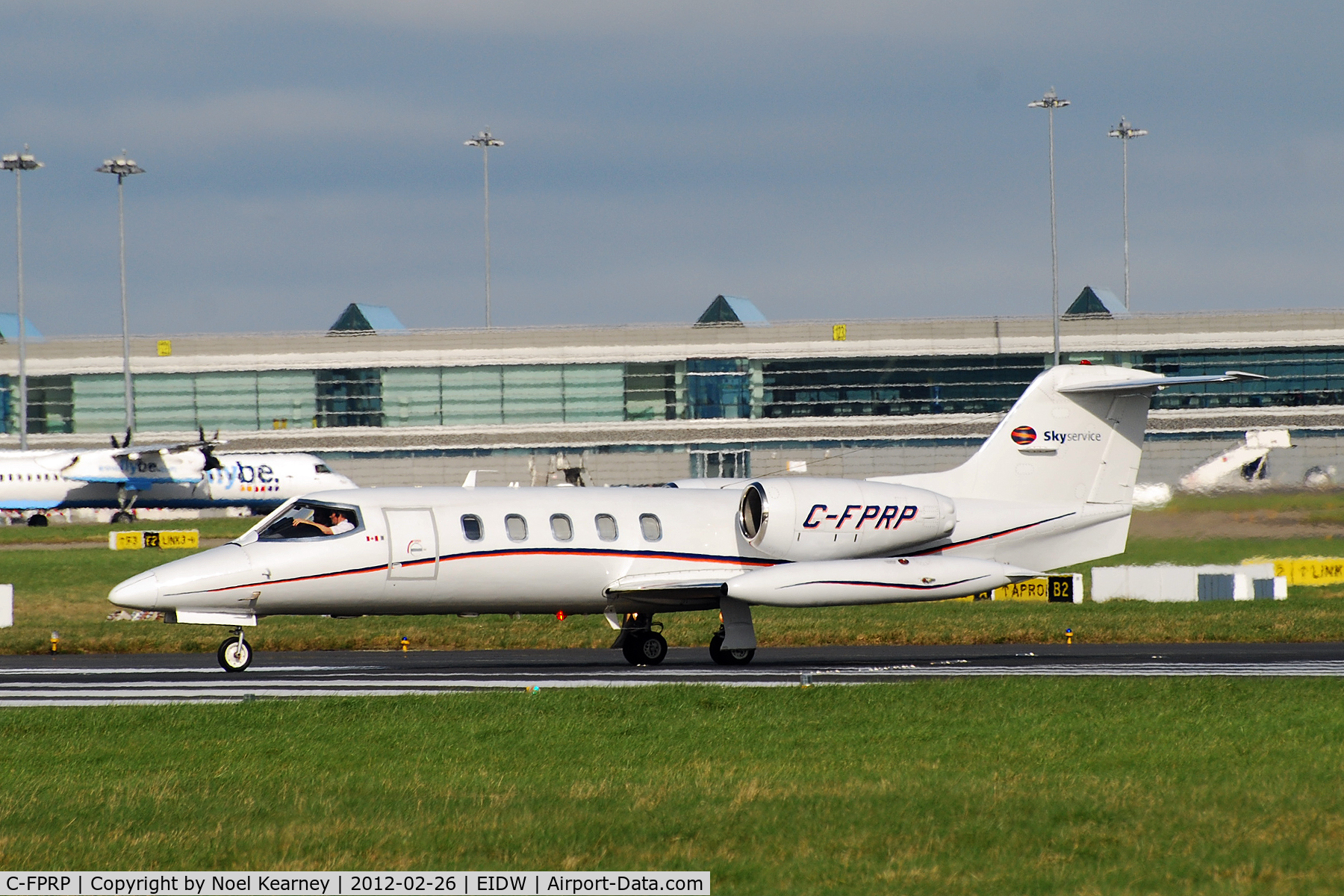 C-FPRP, 1981 Learjet 35A C/N 390, Lining up for departure off Rwy28 at EIDW.