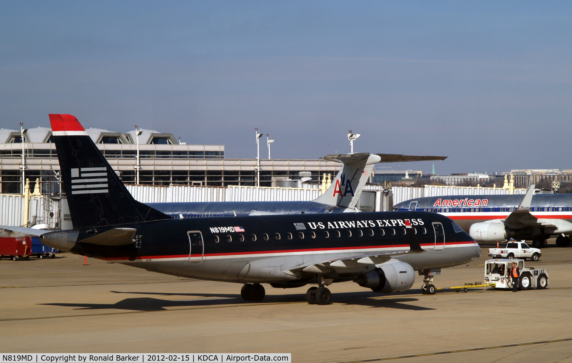 N819MD, 2004 Embraer 170SU (ERJ-170-100SU) C/N 17000040, Push back DCA, VA