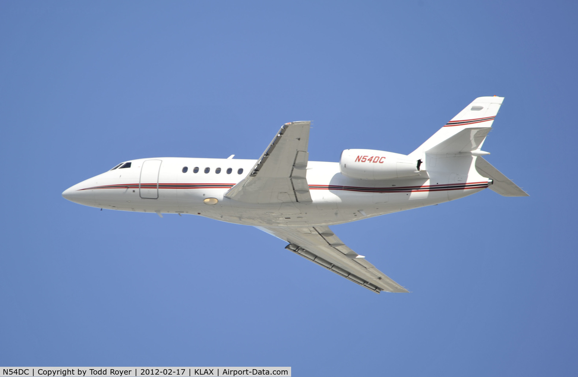 N54DC, 2000 Dassault Falcon 2000 C/N 117, Departing LAX on 25L