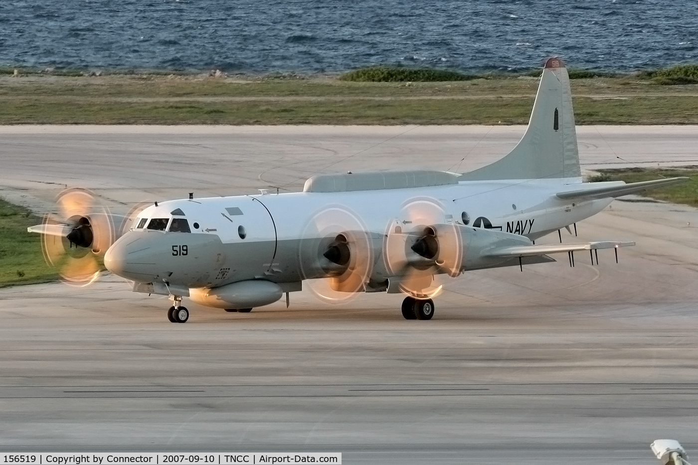 156519, Lockheed EP-3E Aries II C/N 285A-5513, Arriving just before sunset.
