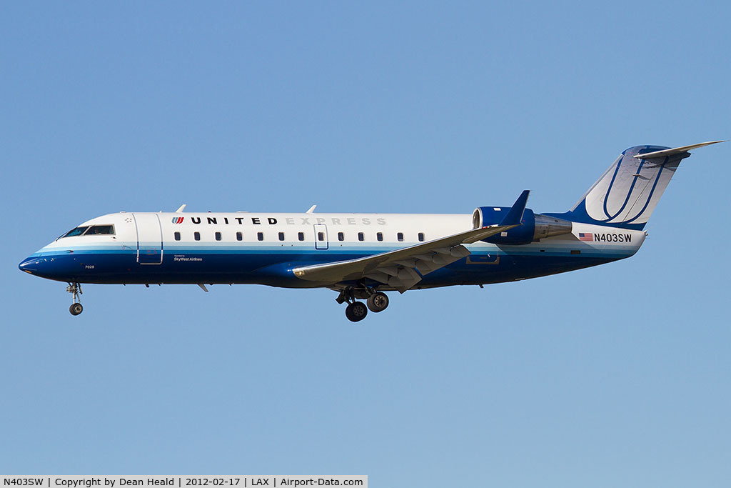 N403SW, 1993 Canadair CRJ-100LR (CL-600-2B19) C/N 7028, United Express (SkyWest Airlines) N403SW (FLT SKW6425) from Las Vegas McCarran Int'l (KLAS) on short final to RWY 25L.