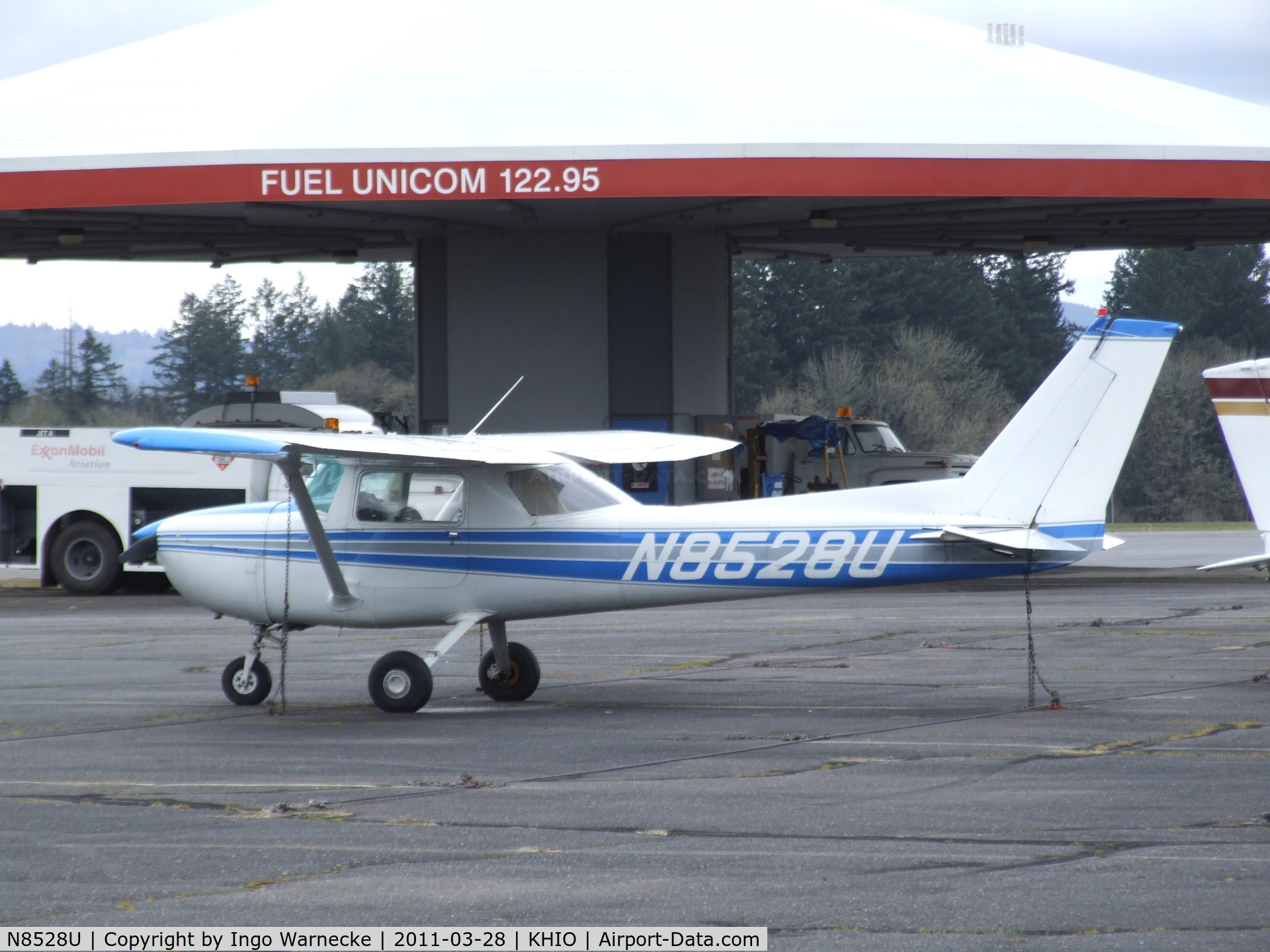 N8528U, 1976 Cessna 150M C/N 15077943, Cessna 150M at Portland-Hillsboro Airport, Hillsboro OR