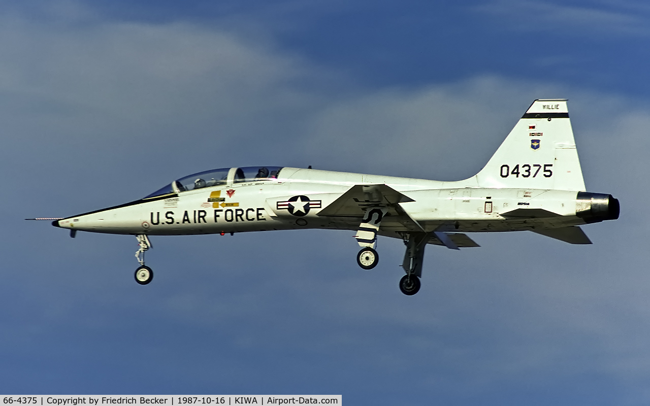 66-4375, 1966 Northrop T-38A-65-NO Talon C/N T.6006, on final