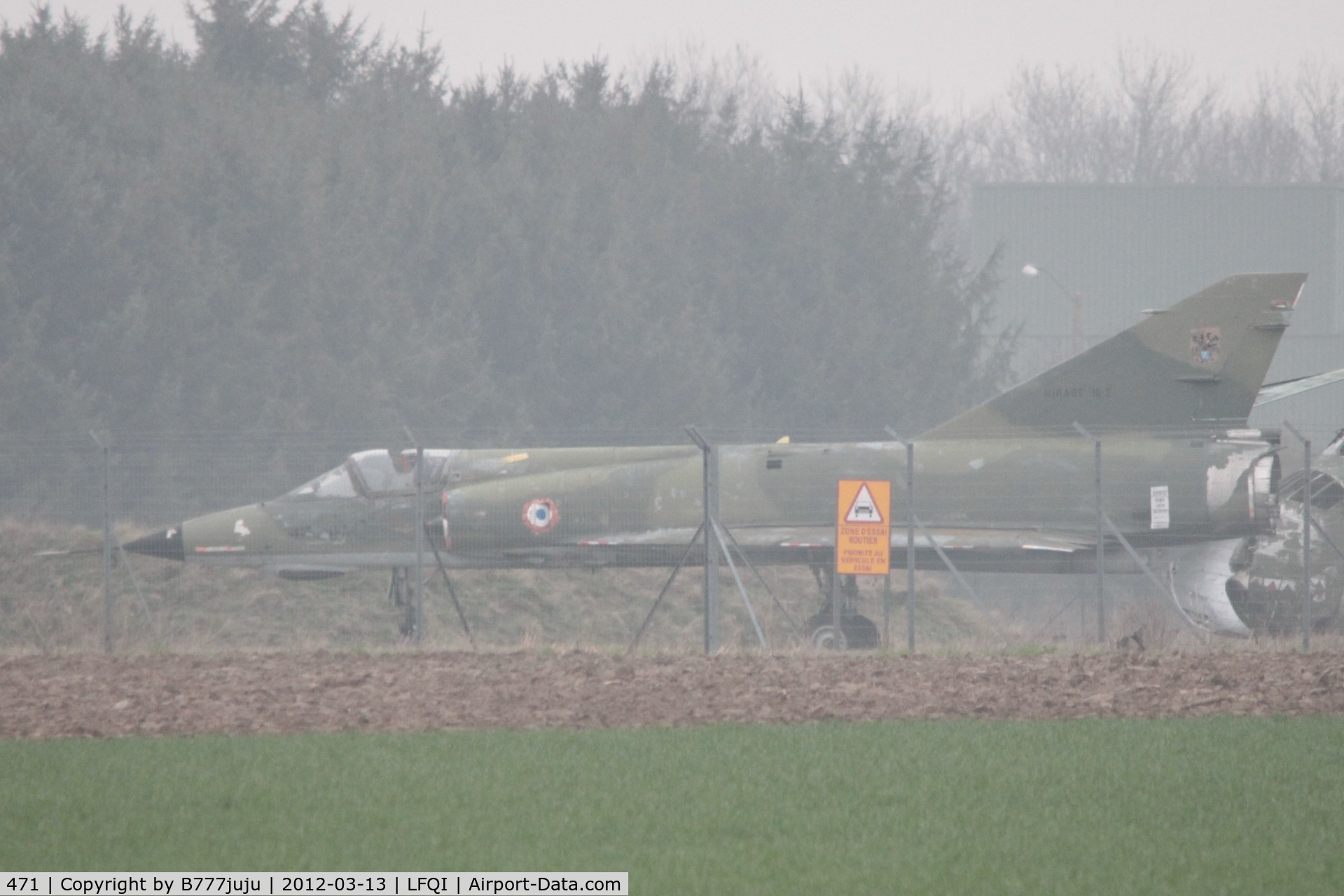 471, Dassault Mirage IIIE C/N 471, use for training at Cambrai