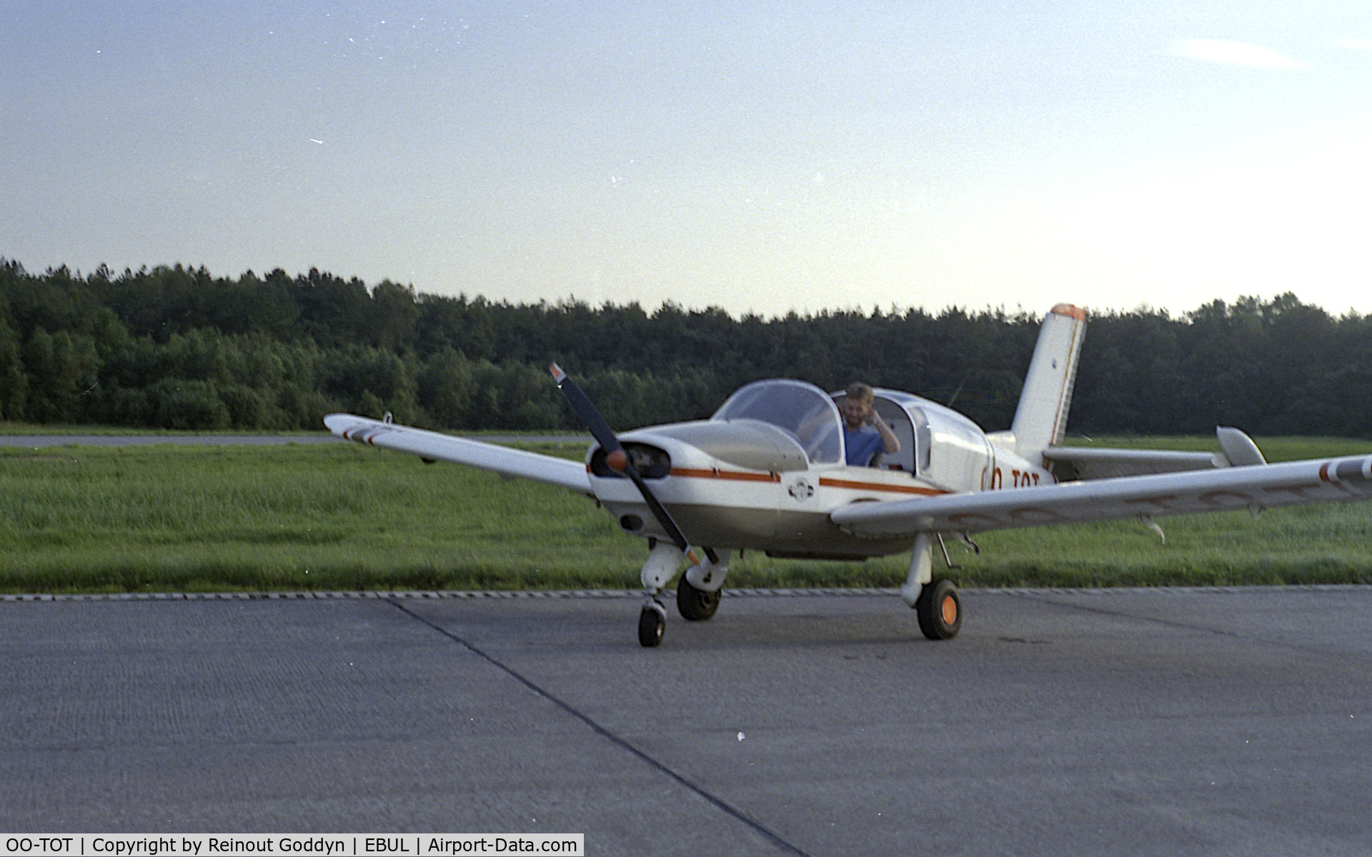 OO-TOT, Socata MS-880B Rallye Club C/N 1226, OO-TOT in 1985, engine switched off after some solo training - me clearing the ol' eustachian tubes after landing.