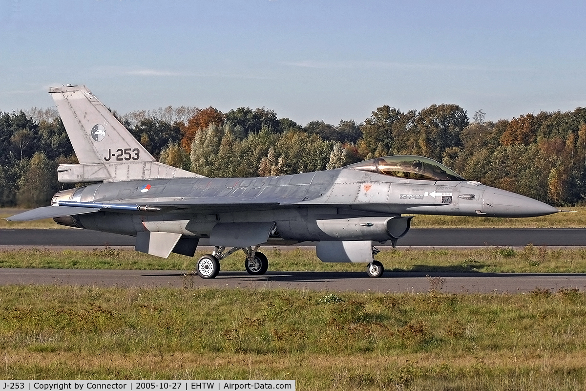 J-253, Fokker F-16A Fighting Falcon C/N 6D-42, Ready for an afternoon flight.