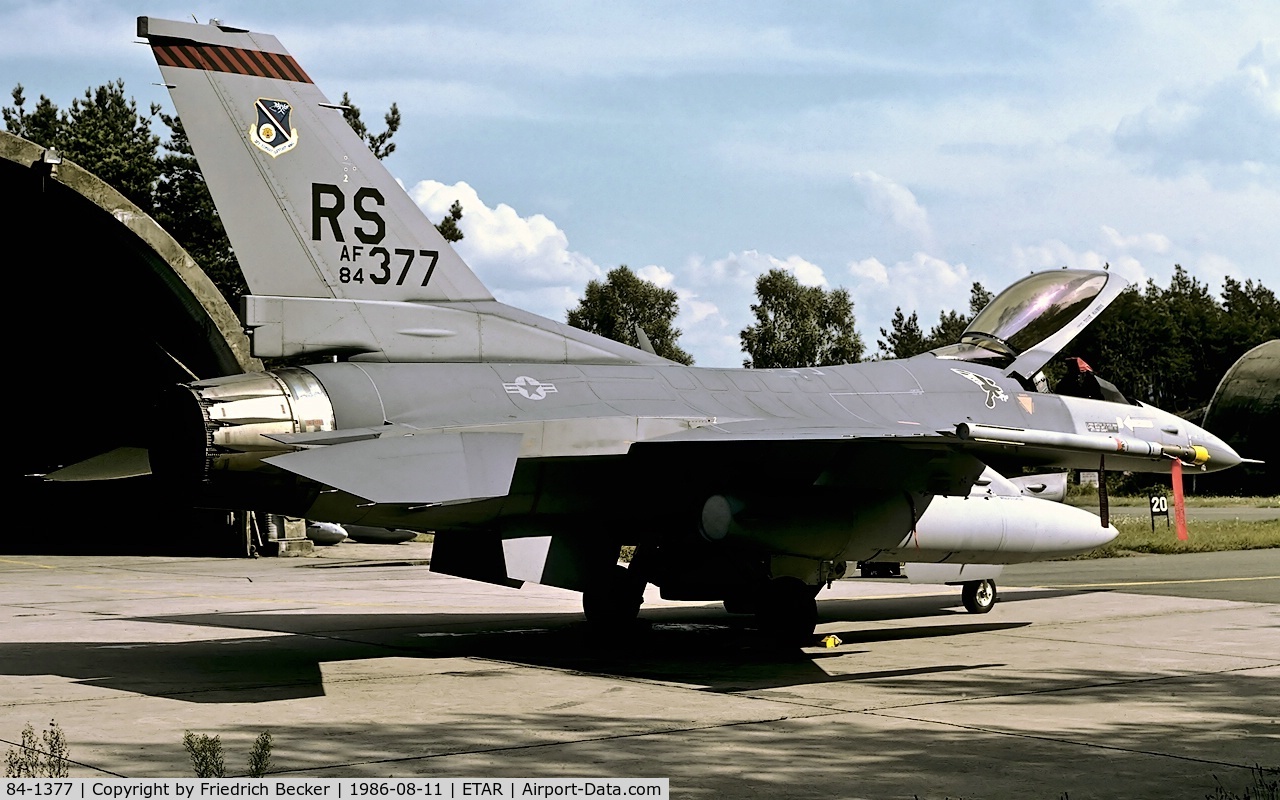 84-1377, 1984 General Dynamics F-16C Fighting Falcon C/N 5C-159, flightline at Ramstein AB