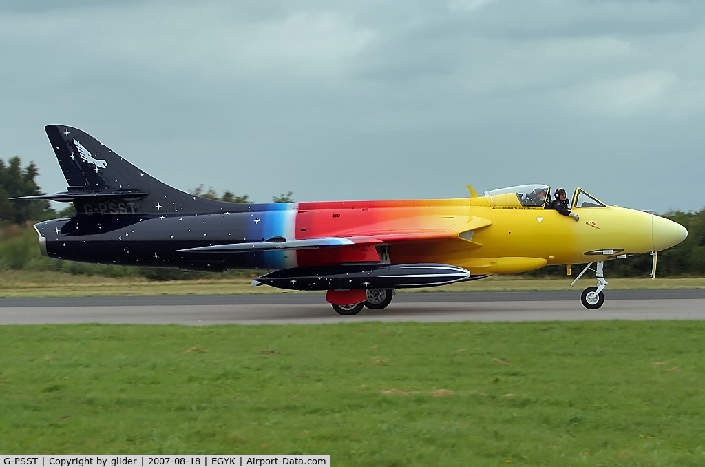 G-PSST, 1959 Hawker Hunter F.58A C/N HABL-003115, End of a great display and all the more impressive bearing in mind the awful weather prevailing at the time!