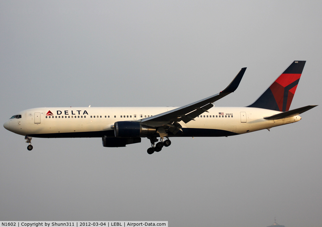 N1602, 1999 Boeing 767-332 C/N 29694, Landing rwy 25R in new c/s and fitted with winglets...