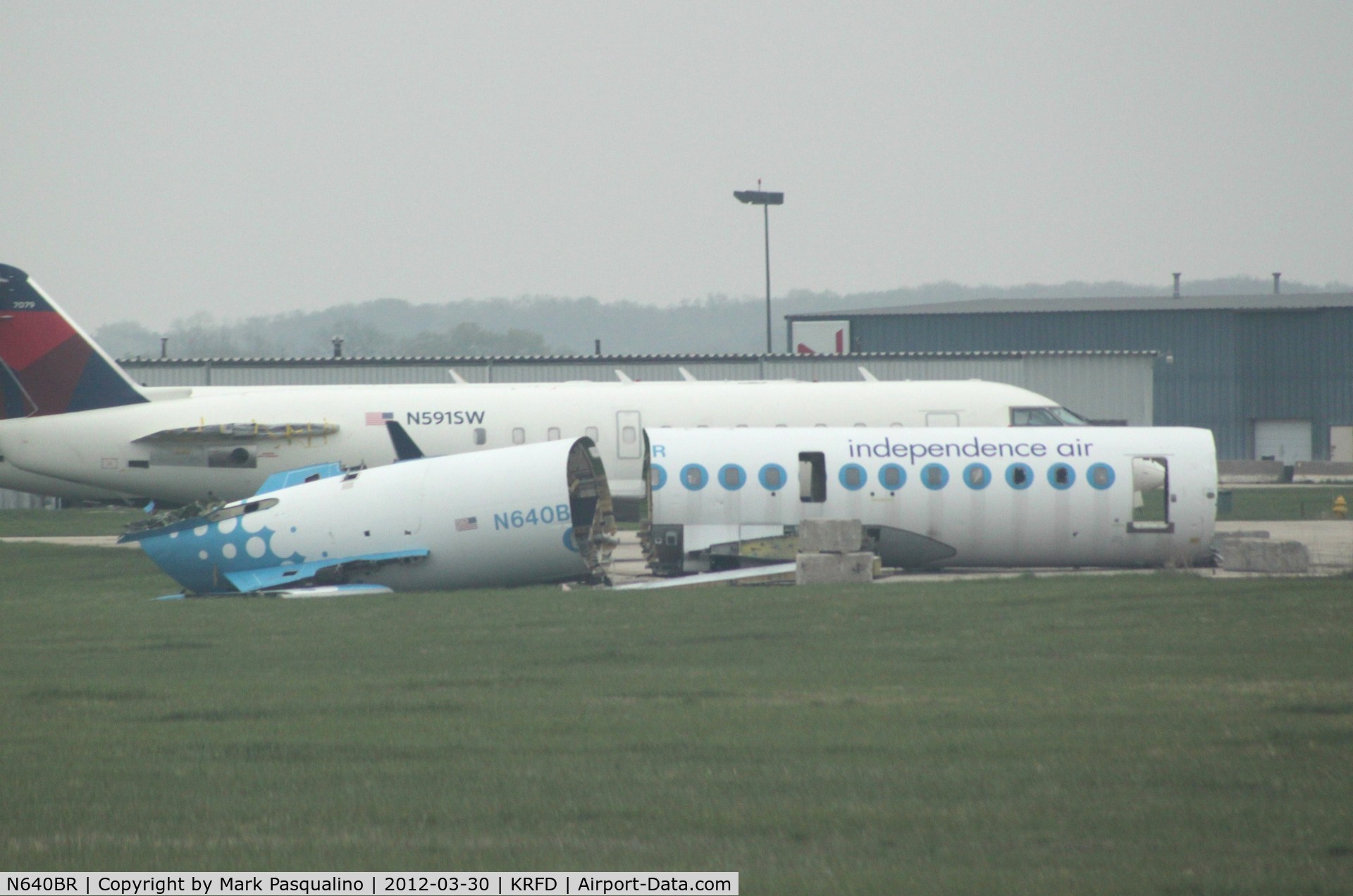 N640BR, 1999 Bombardier CRJ-200ER (CL-600-2B19) C/N 7340, CL-600-2B19