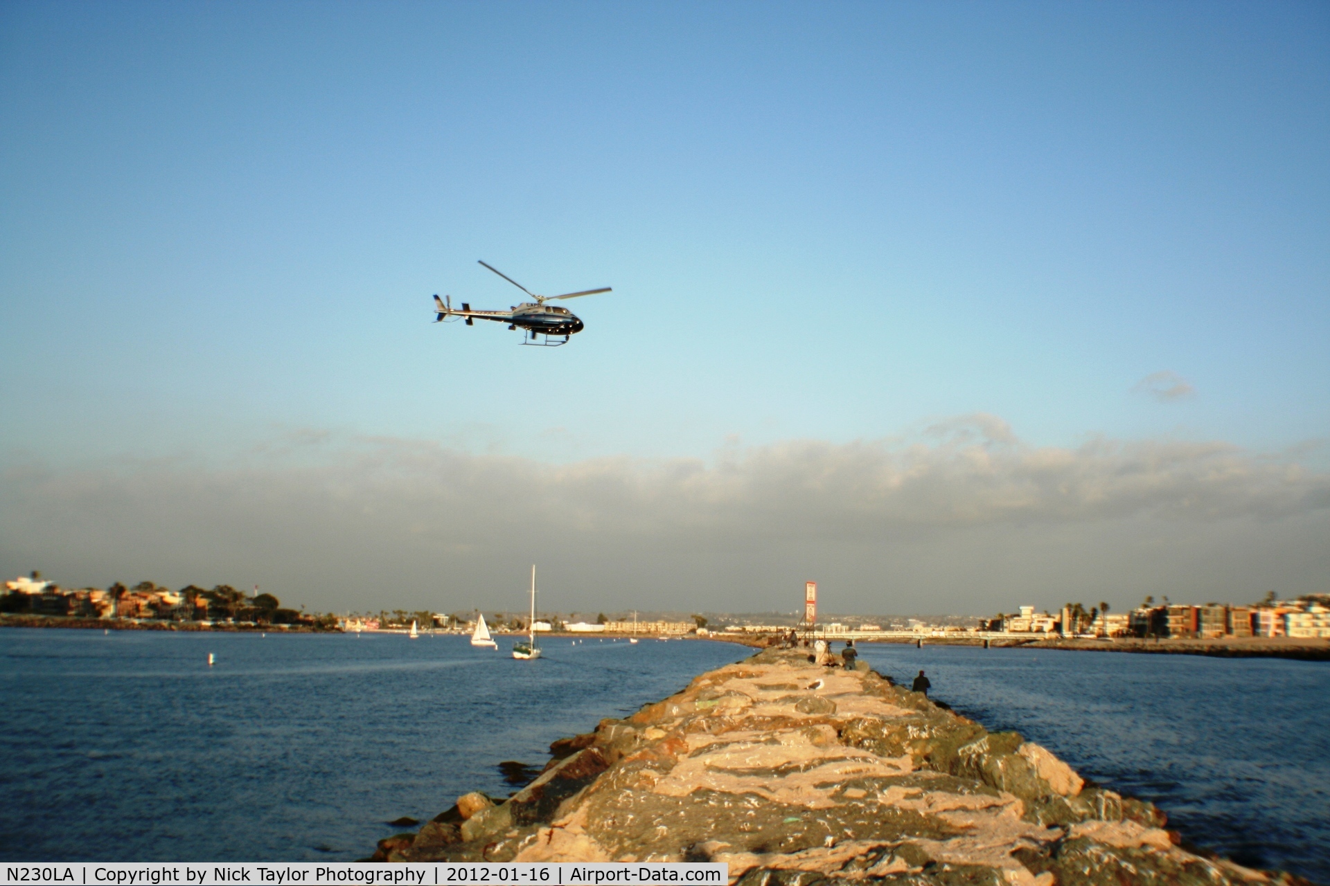 N230LA, 2000 Eurocopter AS-350B-2 Ecureuil Ecureuil C/N 3318, Passing over Marina Del Rey at low altitude
