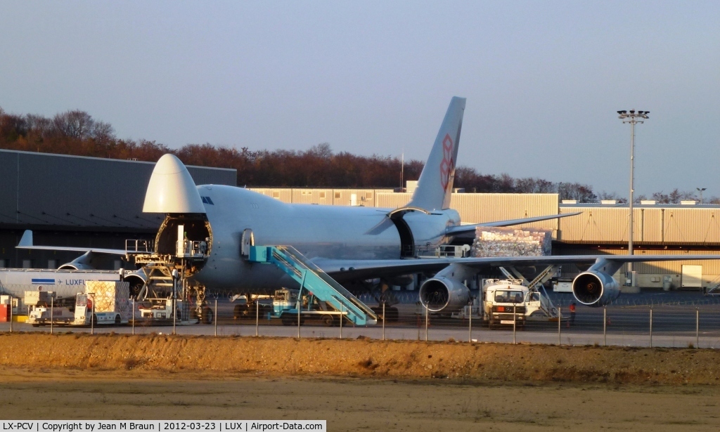 LX-PCV, 1999 Boeing 747-4R7F/SCD C/N 29732, Loading / unloading @ Cargolux Cargo Center main hub