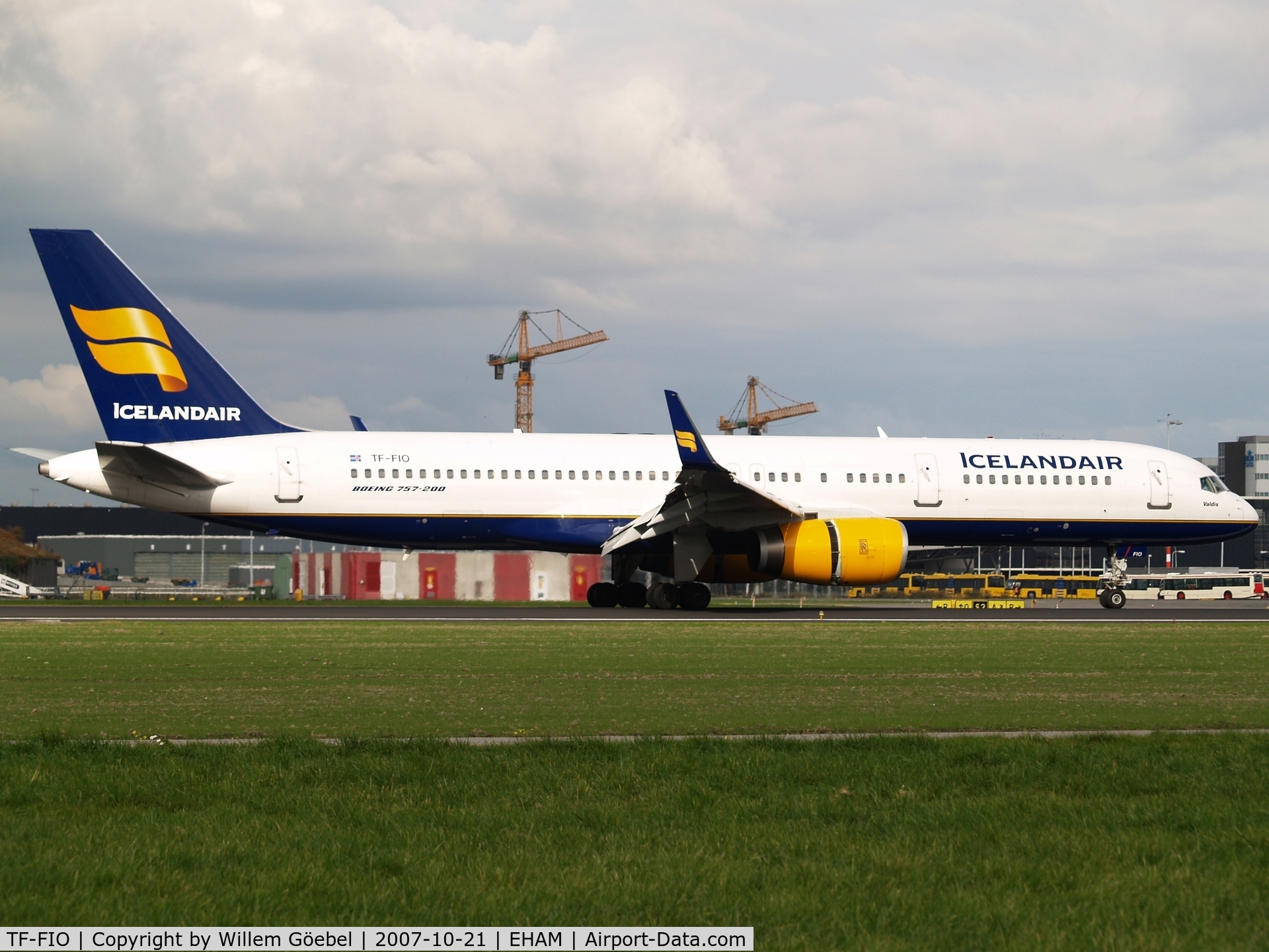 TF-FIO, 1999 Boeing 757-208 C/N 29436, Landing on runway 06 of Schiphol Airport