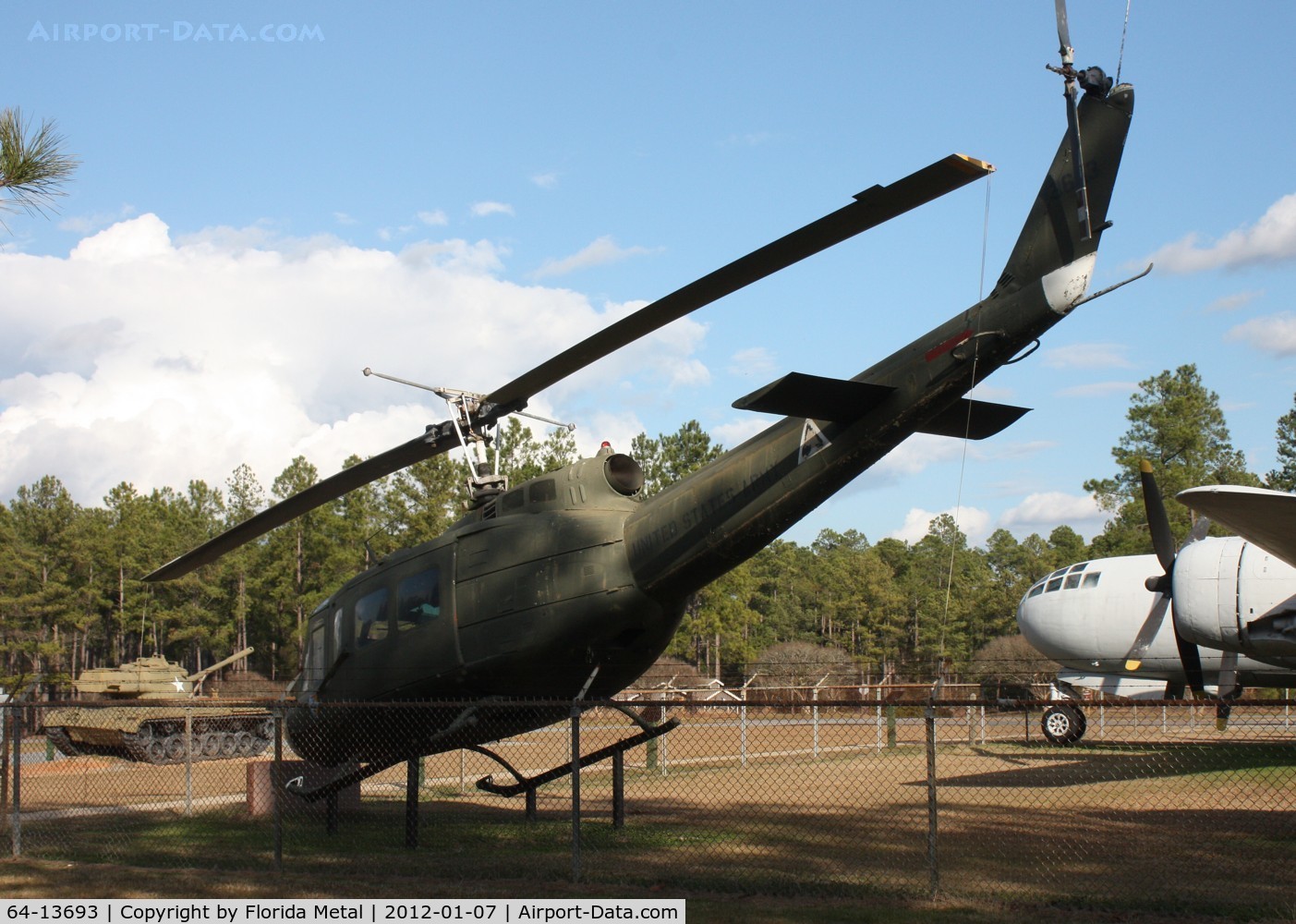 64-13693, 1964 Bell UH-1D Iroquois C/N 4400, UH-1D Georgia Veterans Park