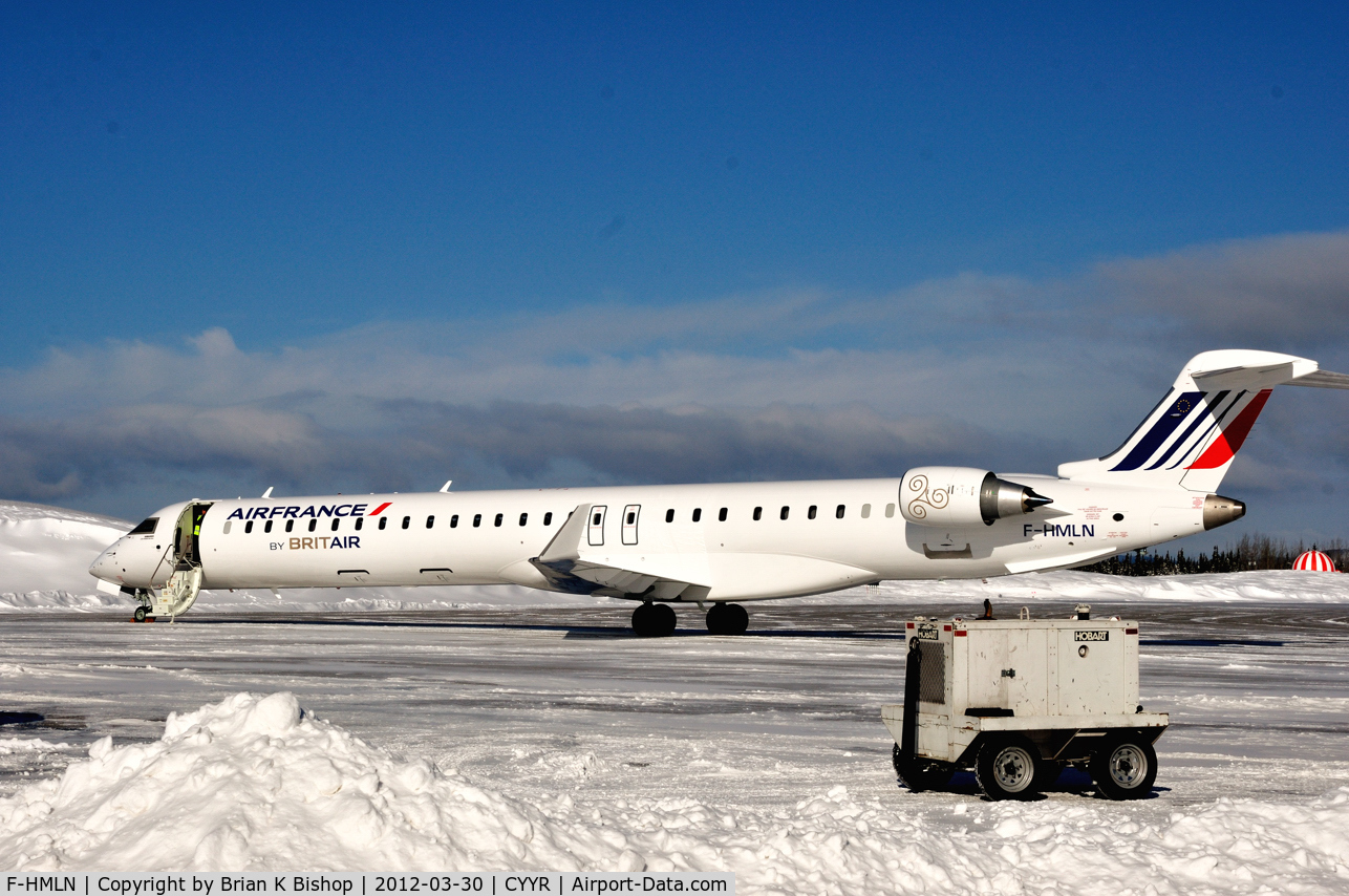 F-HMLN, 2012 Bombardier CRJ-1000EL NG (CL-600-2E25) C/N 19024, Irving ramp Goose Bay Labrador