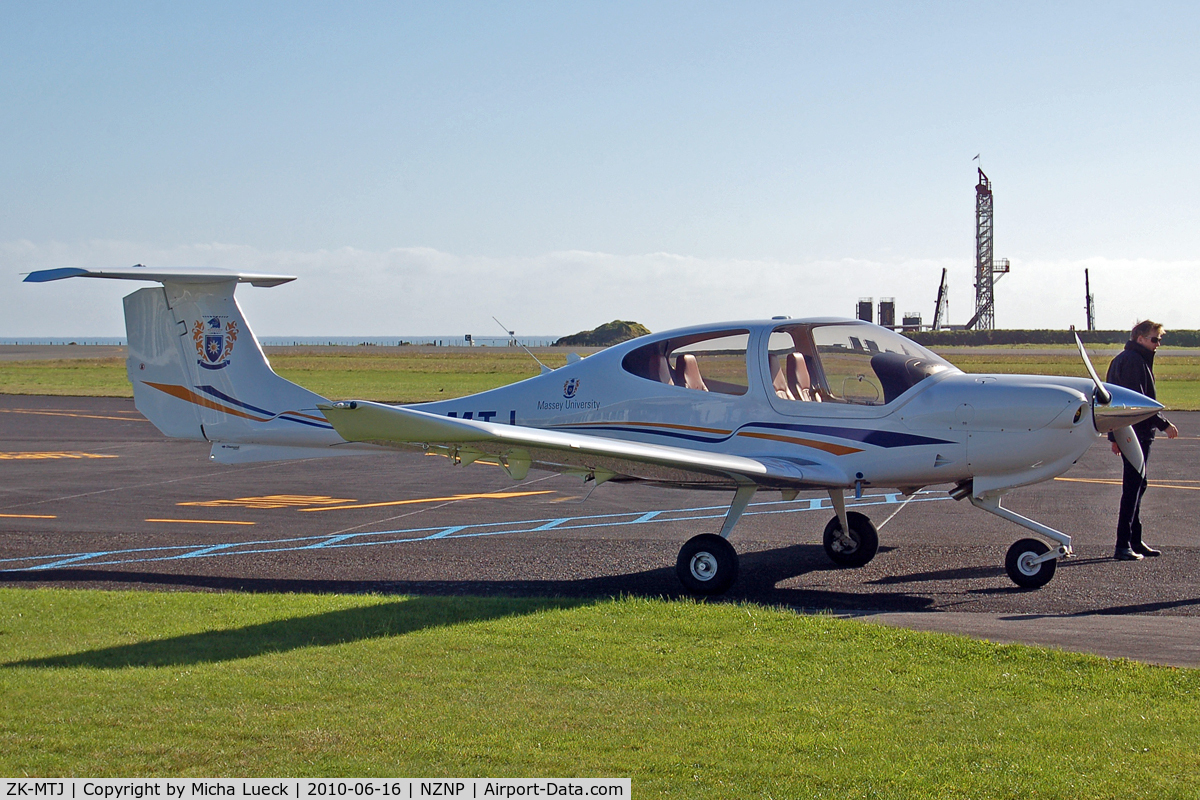 ZK-MTJ, Diamond DA-40 Diamond Star C/N 40.1020, At New Plymouth