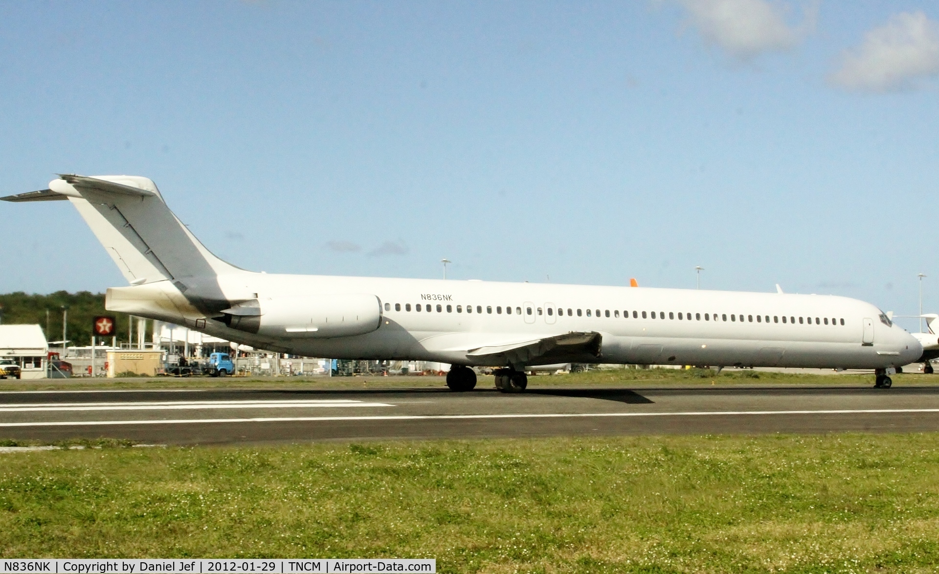 N836NK, 1990 McDonnell Douglas MD-83 (DC-9-83) C/N 53045, N836NK