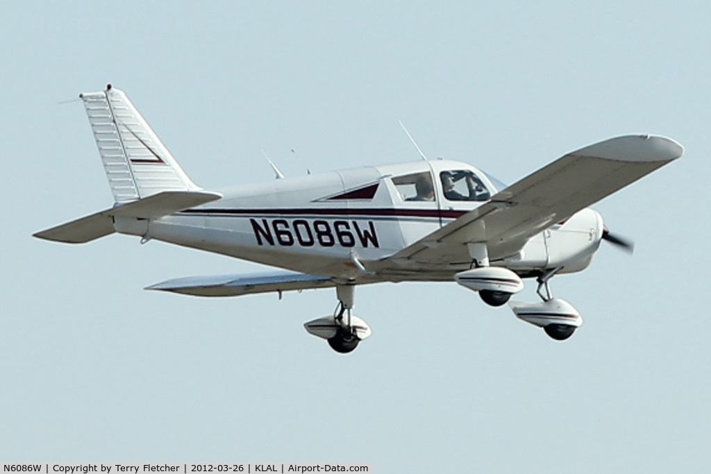 N6086W, 1964 Piper PA-28-140 C/N 28-20100, 1964 Piper PA-28-140, c/n: 28-20100 at 2012 Sun n Fun