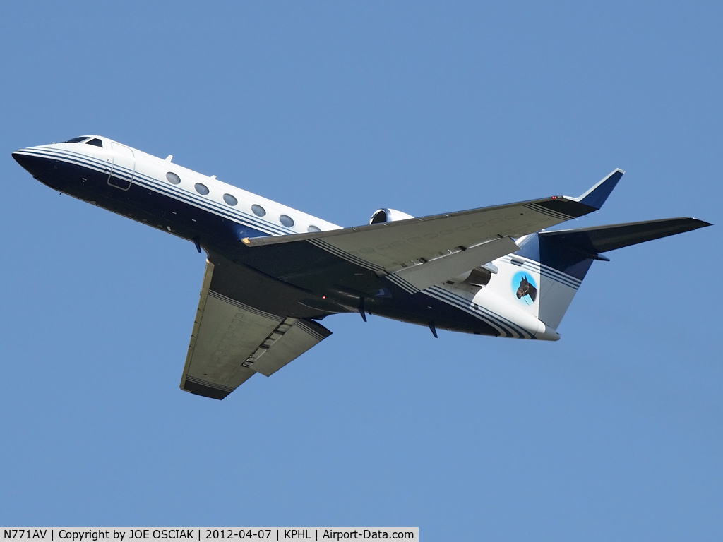 N771AV, 1992 Gulfstream Aerospace G-IV C/N 1197, Leaving Philly