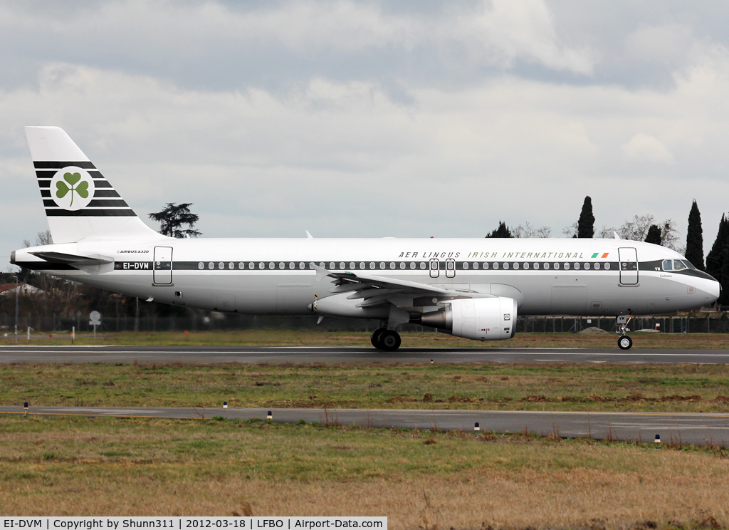 EI-DVM, 2011 Airbus A320-214 C/N 4634, Lining up rwy 32R for departure in retro c/s